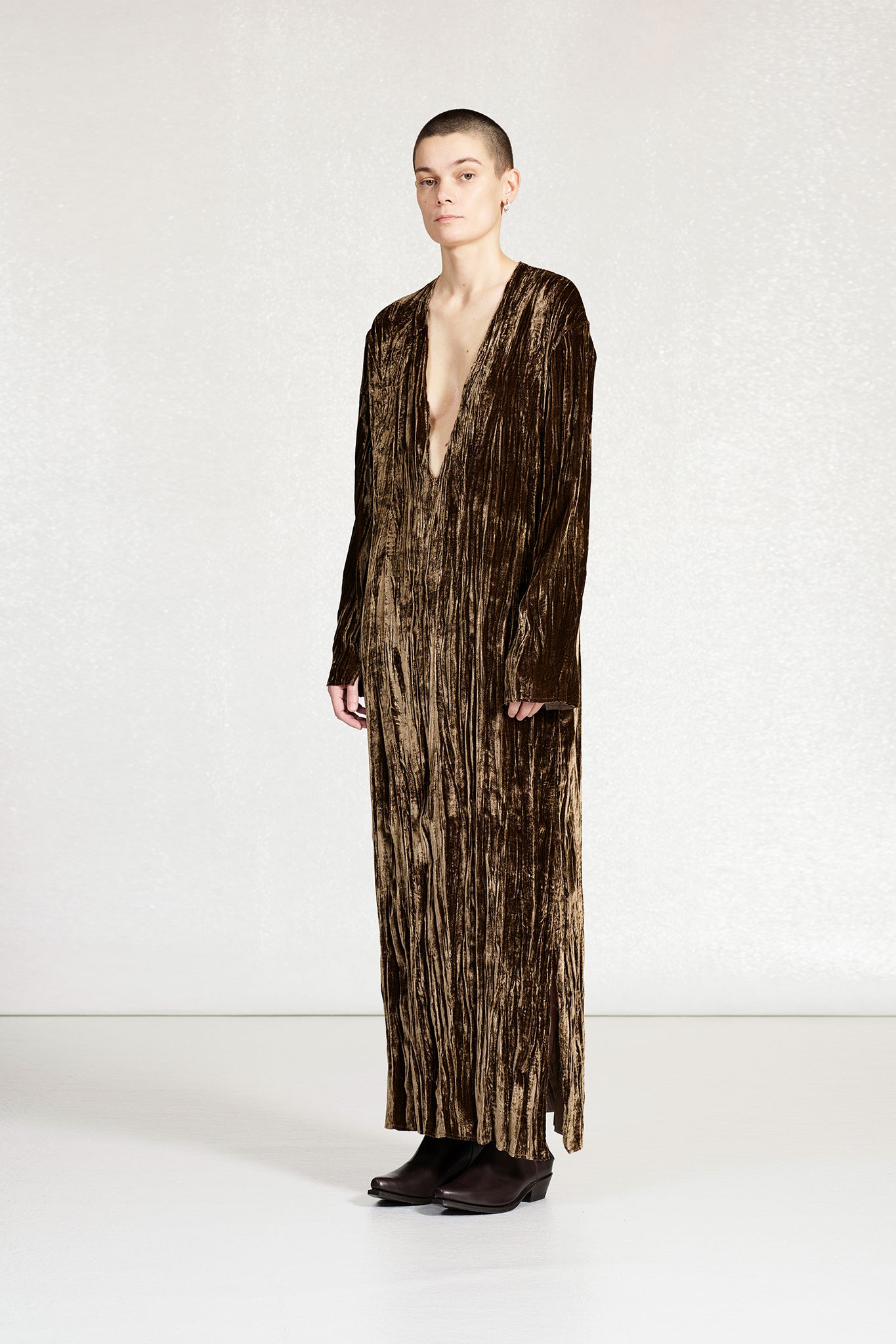 No. 125 Silk Velvet Longsleeve Dress in Brown – L'ENSEMBLE