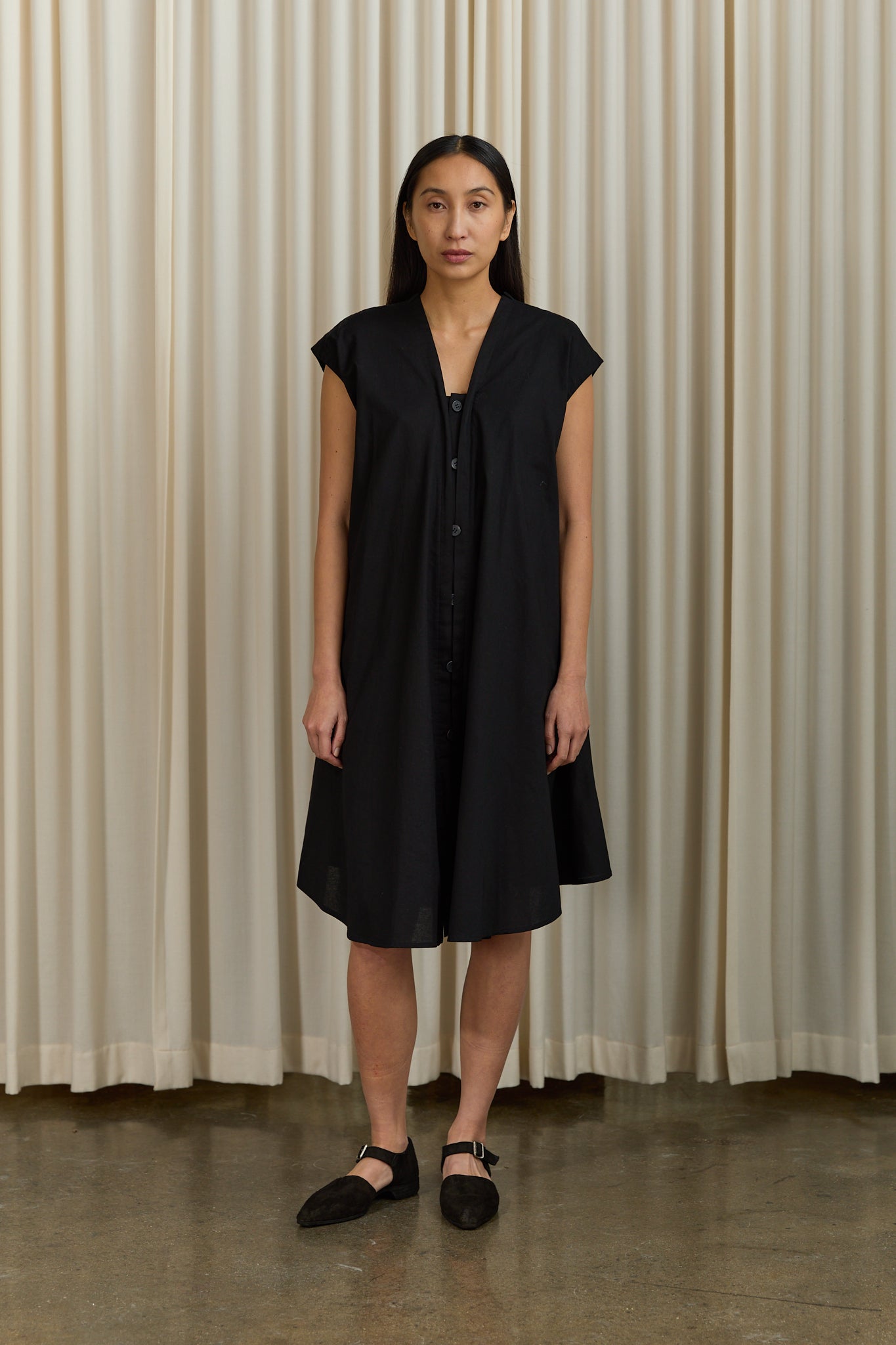 Light Cotton Twill French Sleeve Dress in Black