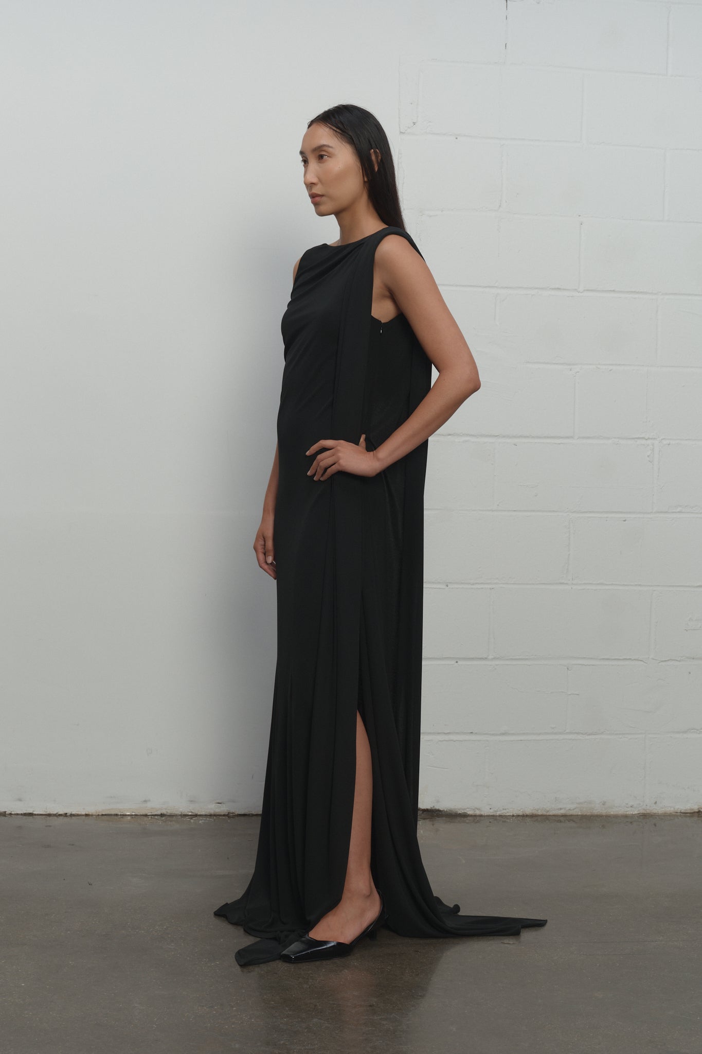 matte jersey maxi dress Roma Gown in Black – L'ENSEMBLE cérémonie