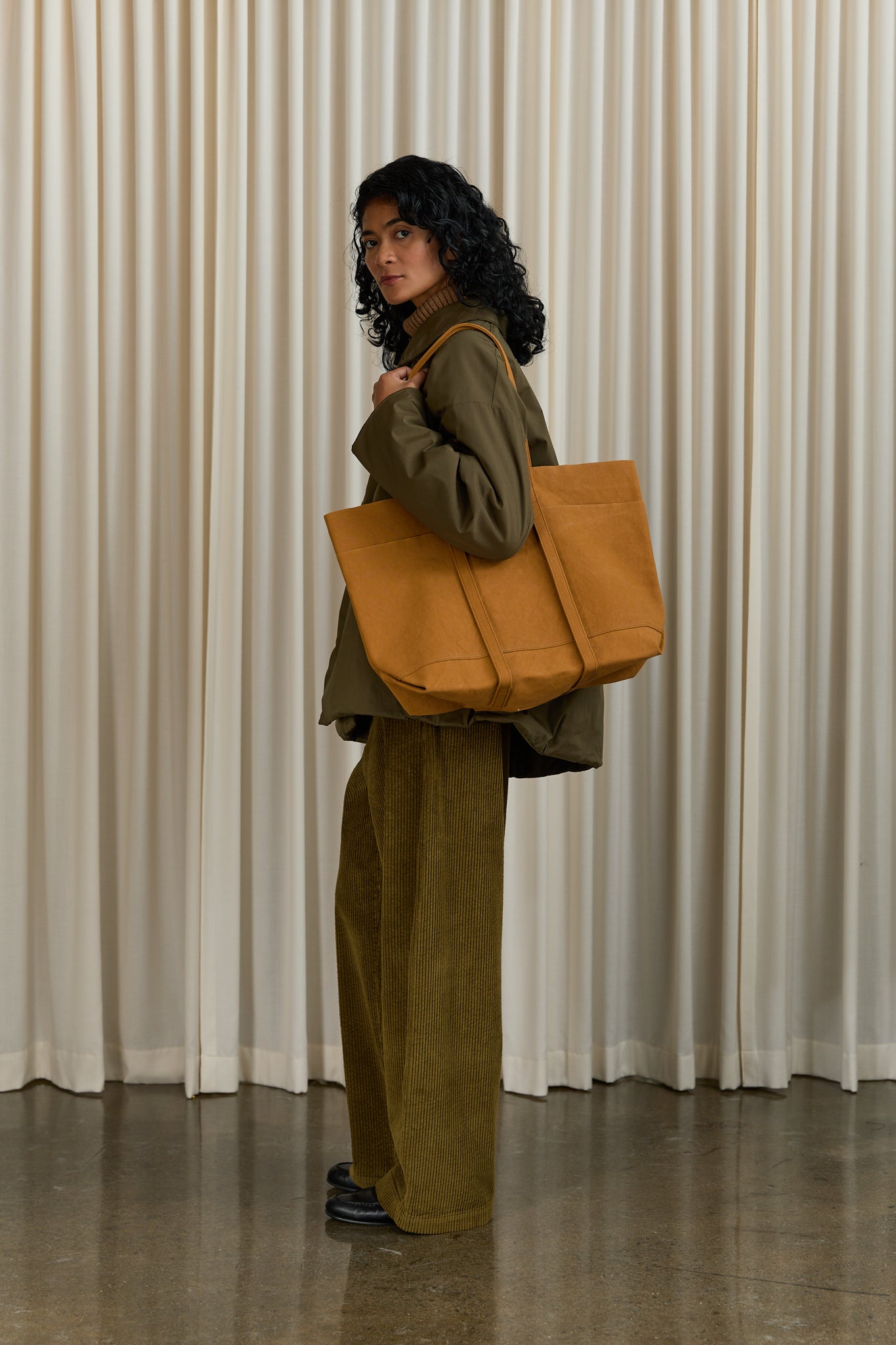 Washed Canvas Six Pocket Tote Medium in Yellow