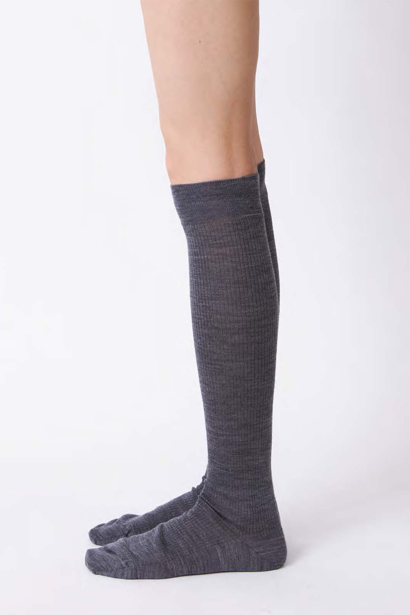 Basic Ribbed Knee High Socks in Charcoal