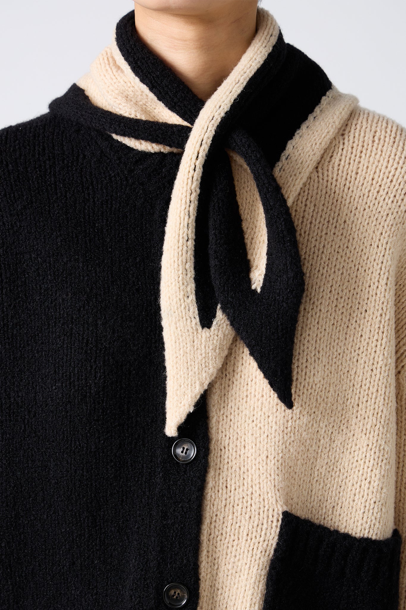Bi-Color Triangle Scarf in Off-White