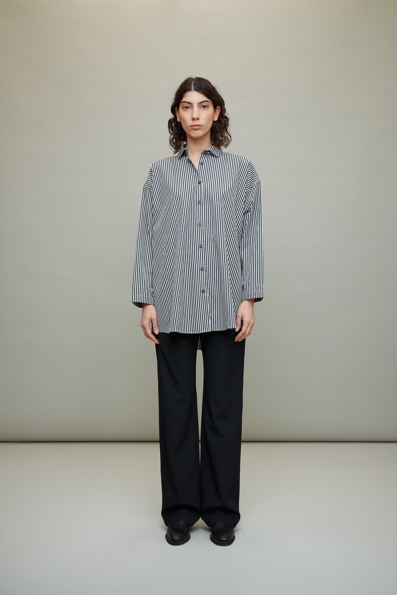 Long Overshirt in Black Stripe