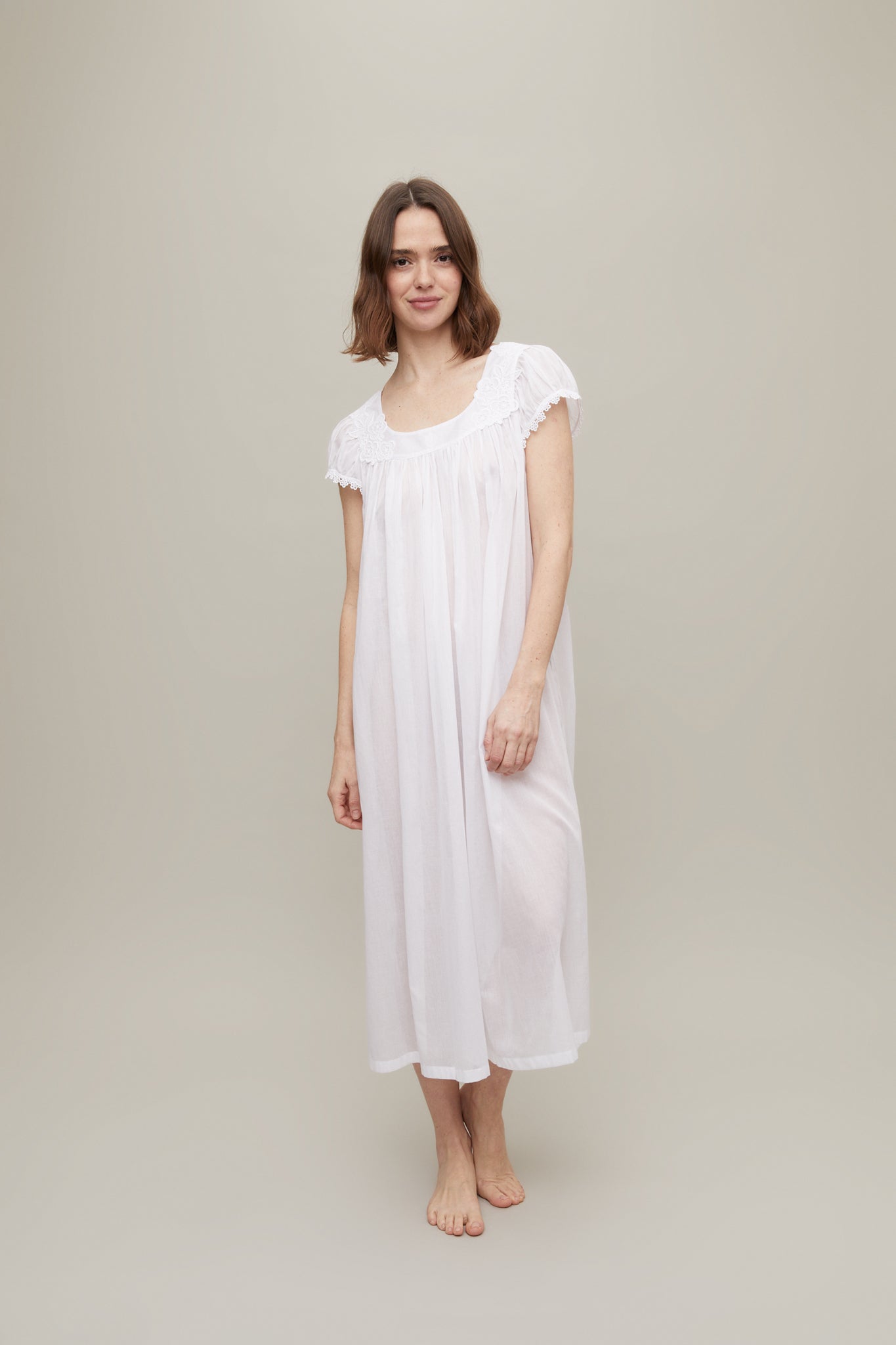 Ronya Nightgown in White