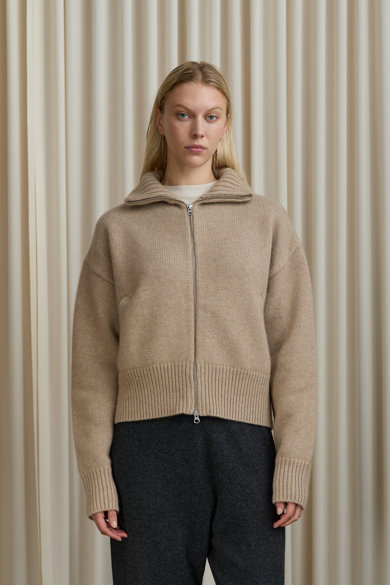 N°438 Xtra Fab Cardigan in Beige