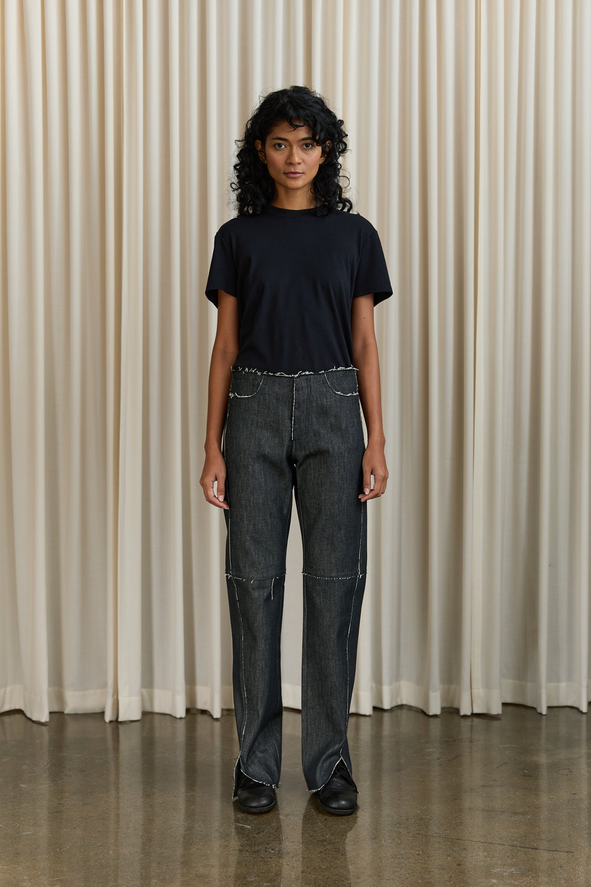 No. 155 Slit Trousers in Black – L