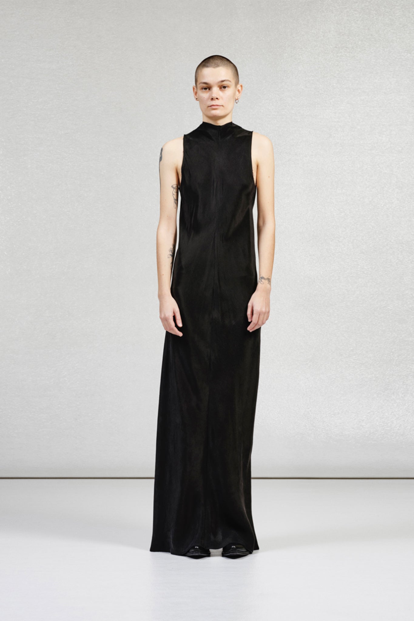 No. 271 Cupro Center Seams Dress in Black