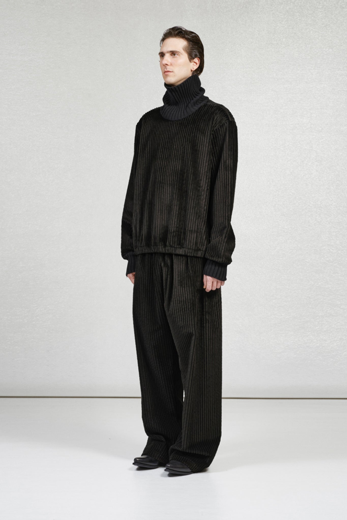No. 287 Corduroy Flap Pocket Trousers in Black