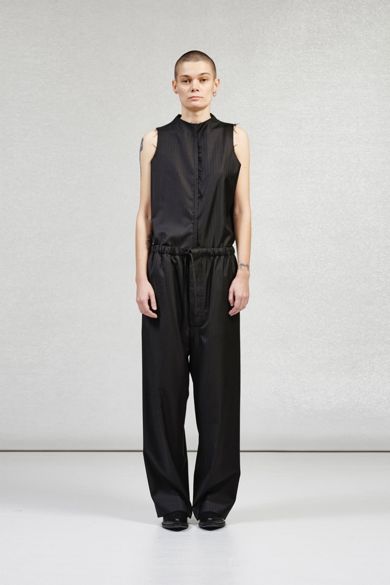No. 288 Fine Wool Drawstring Trousers in Black
