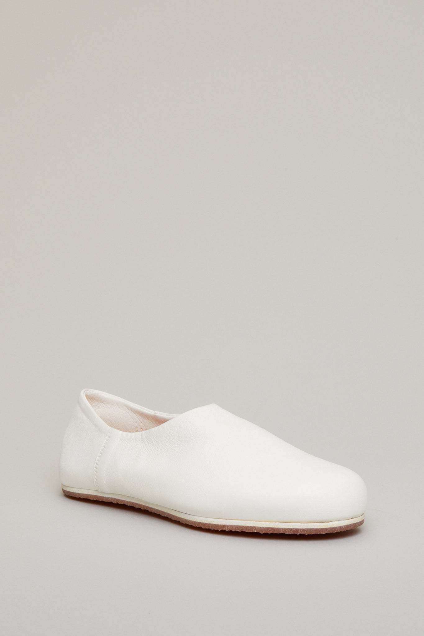 4890P Slipper Slip-On in White