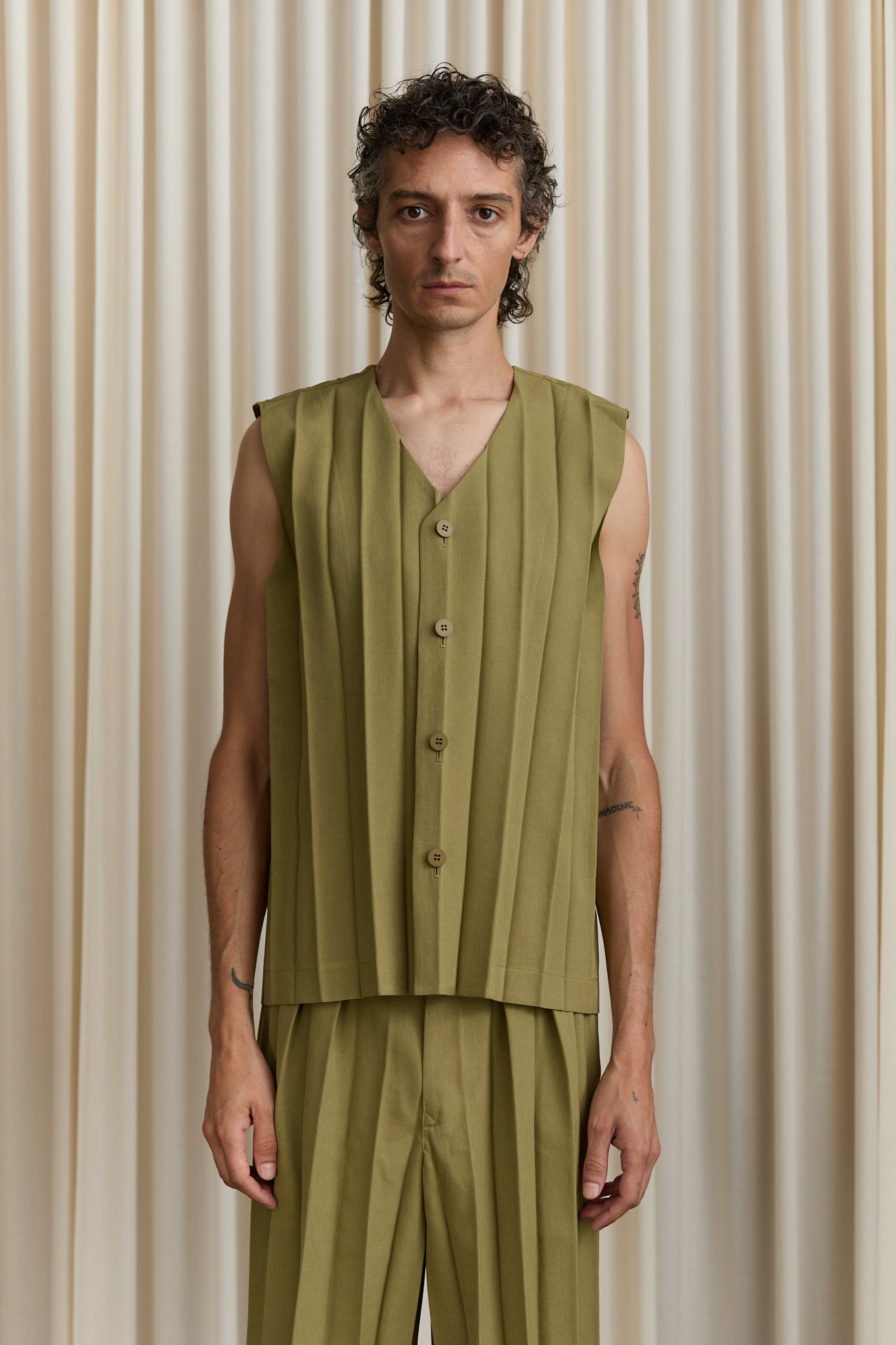 Edge Ensemble Vest in Green