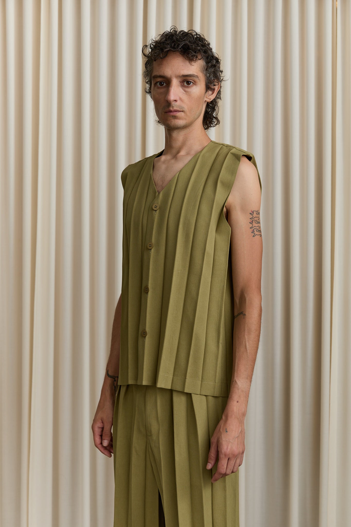 Edge Ensemble Vest in Green