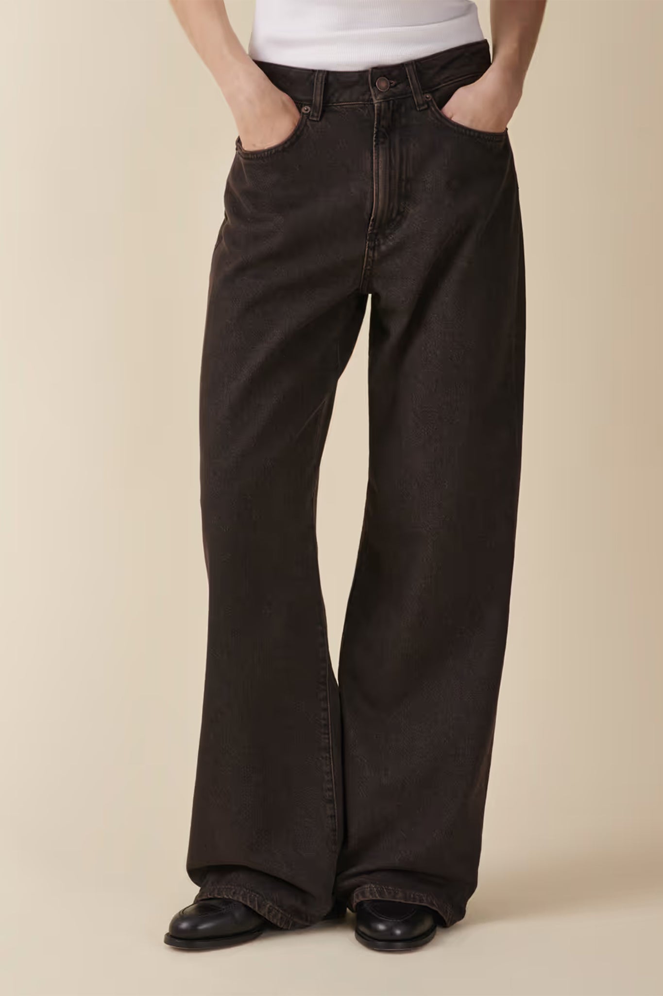 Belem Chino in Brown