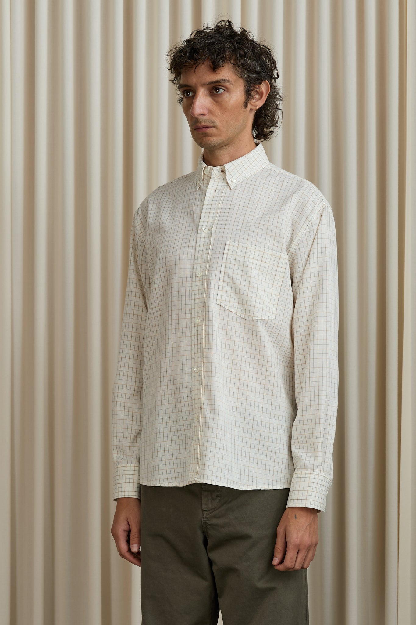 Theo Shirt in Off-White