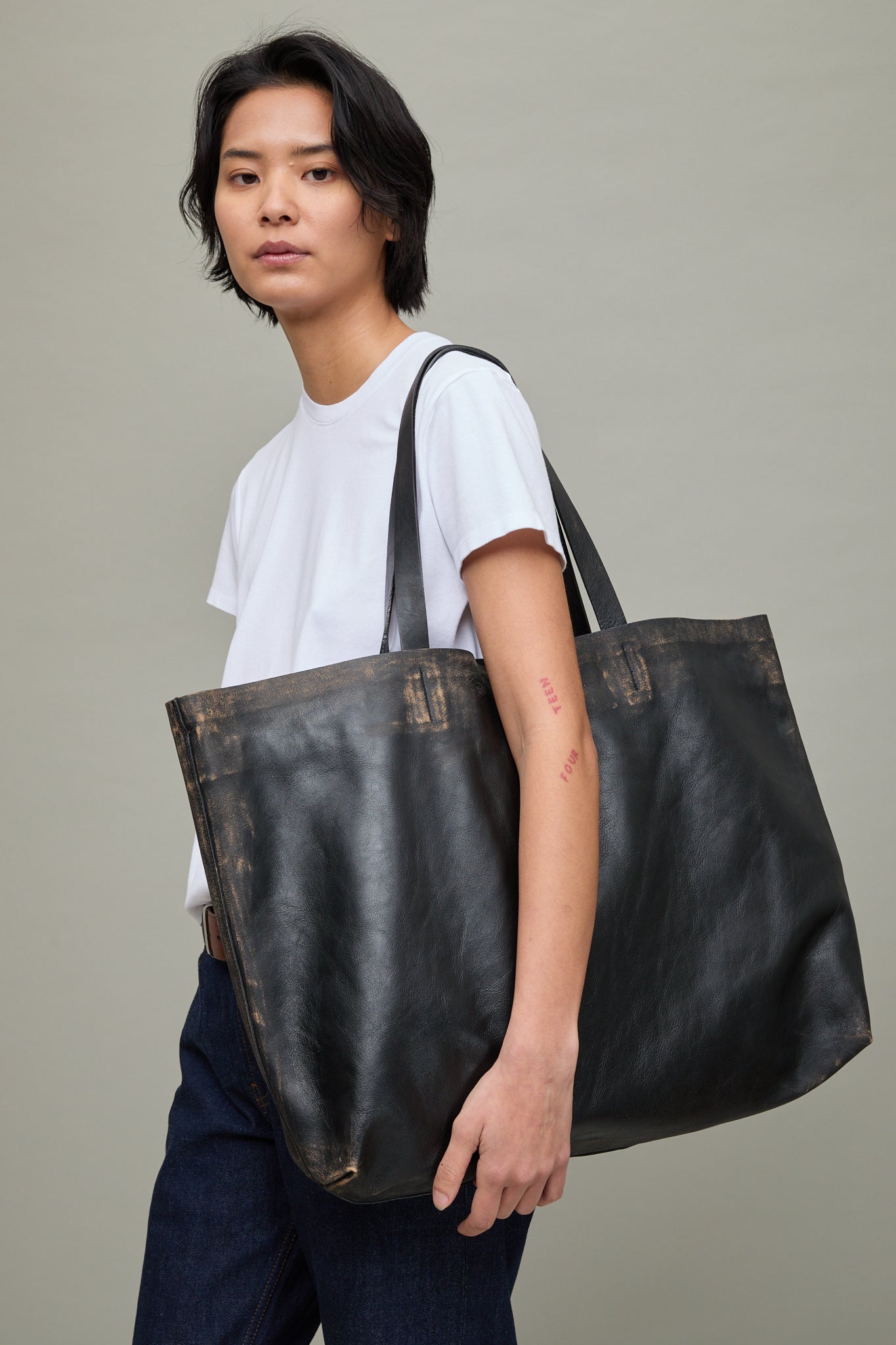 Weekender Bag in Black Distressed Leather