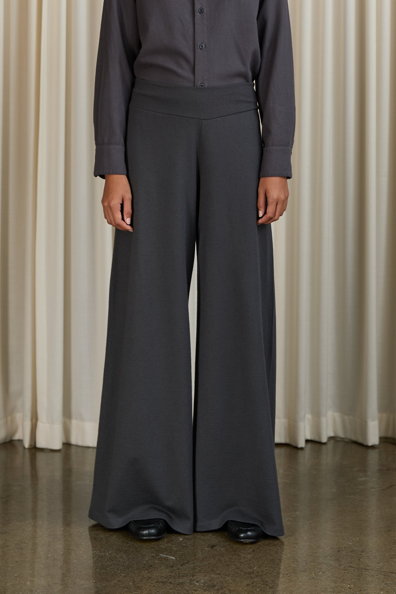 Idro Pants in Grey