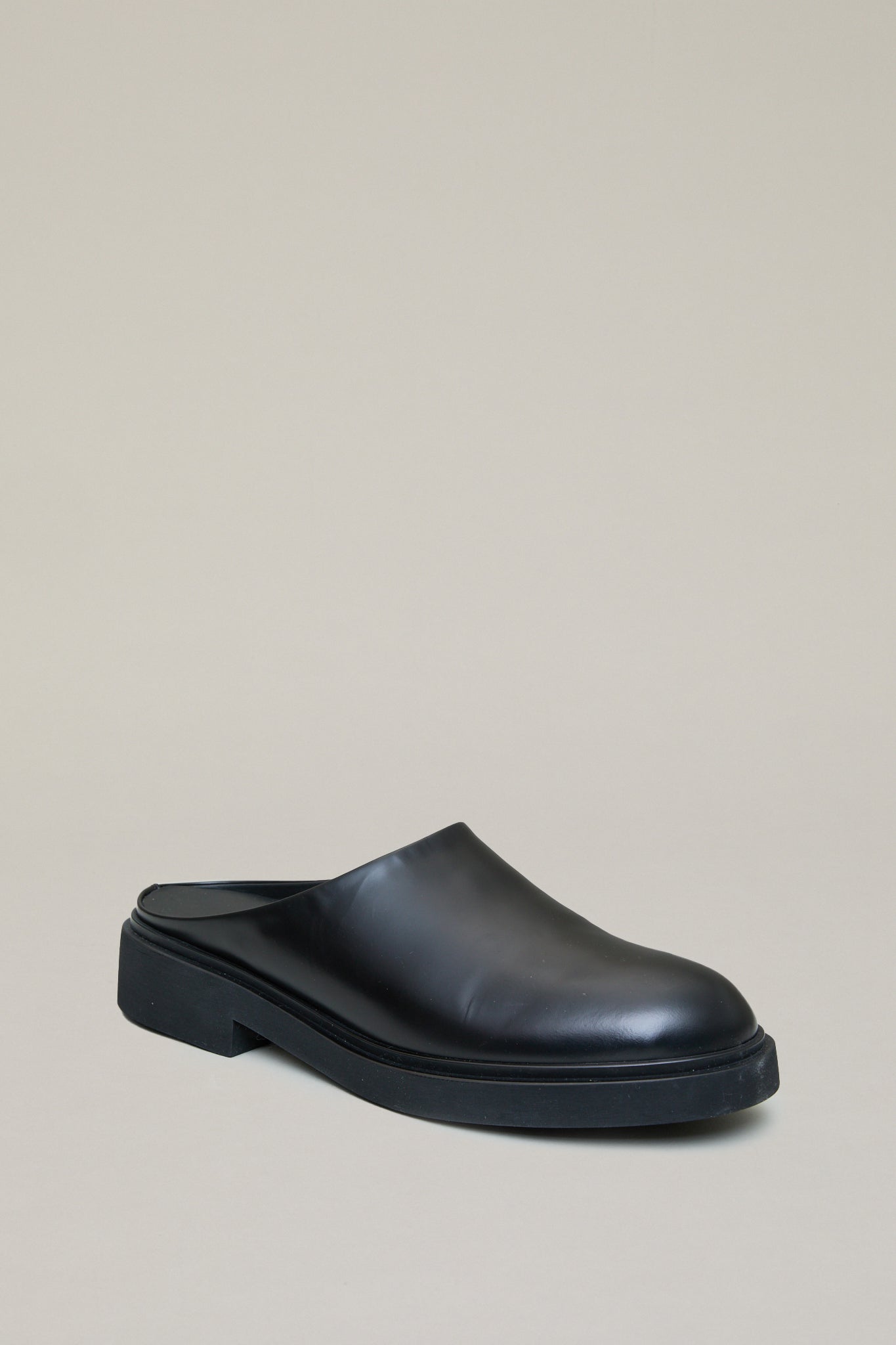 Model 55 Clog in Black