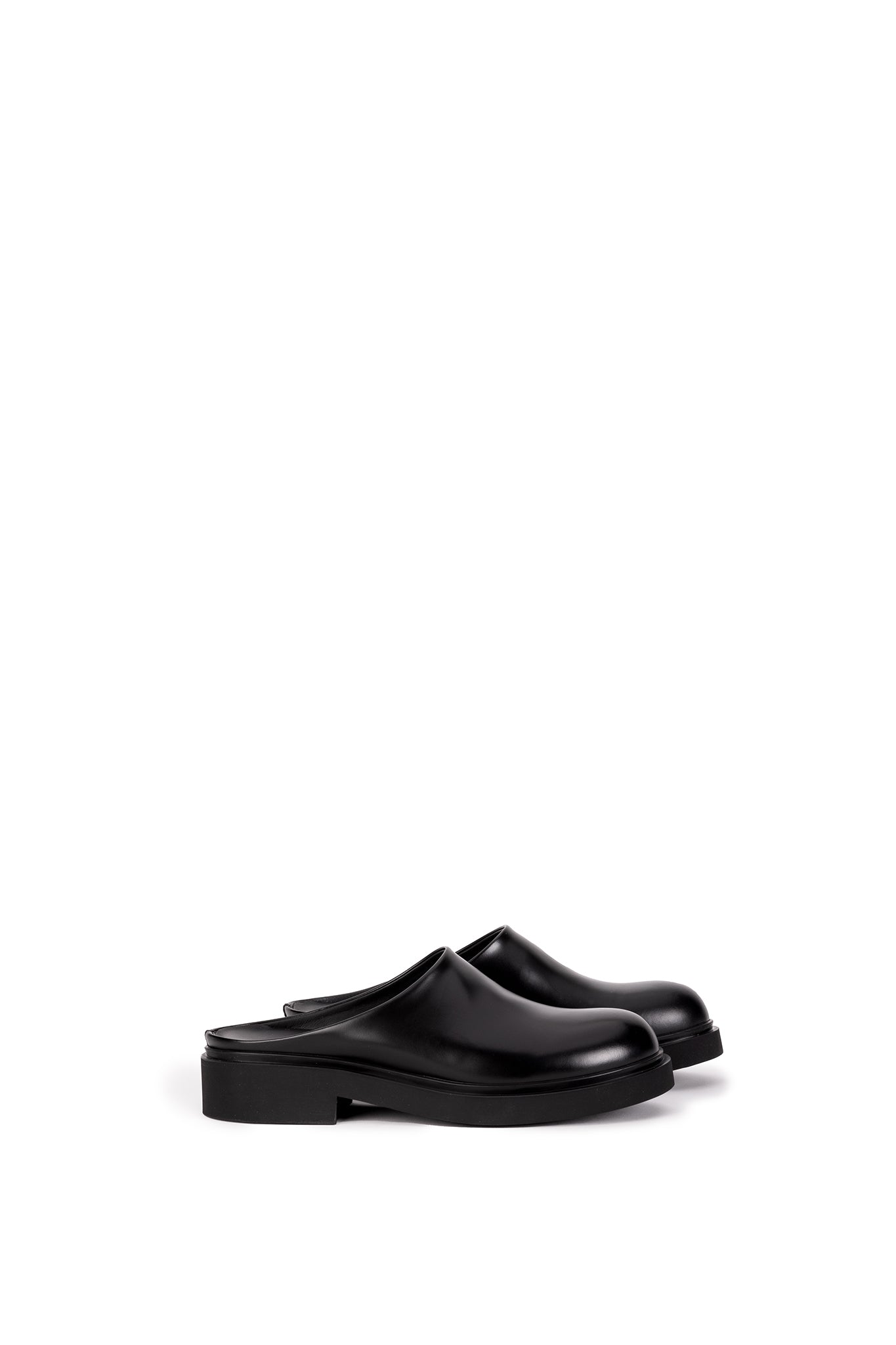 Model 55 Clog in Black