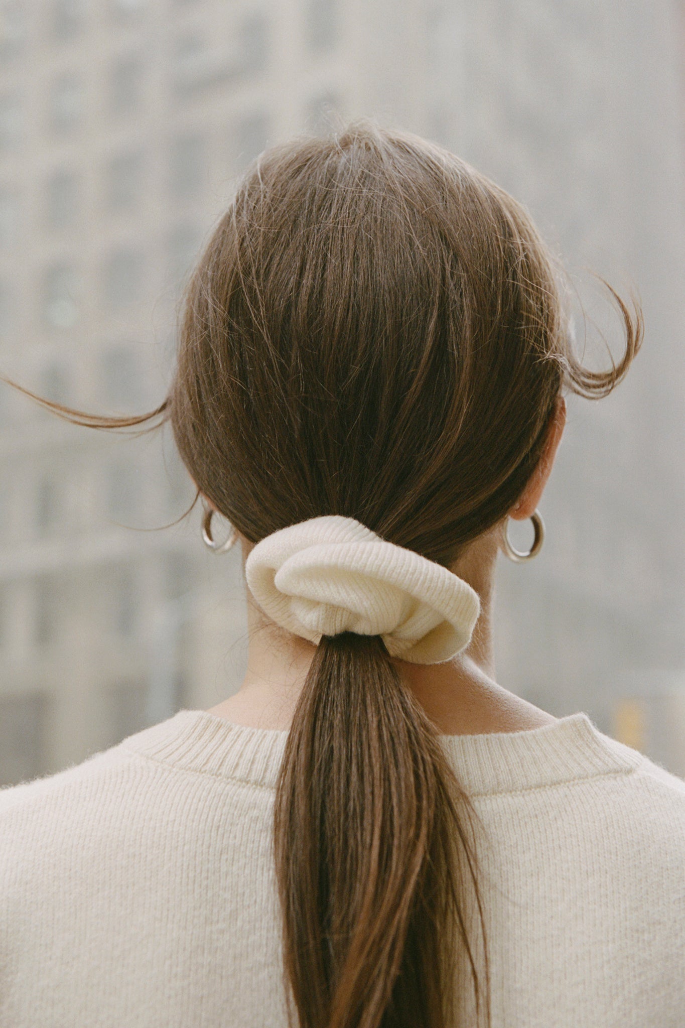 Laura Reilly x Linnea Lund Oso Cashmere Scrunchie in Off-White