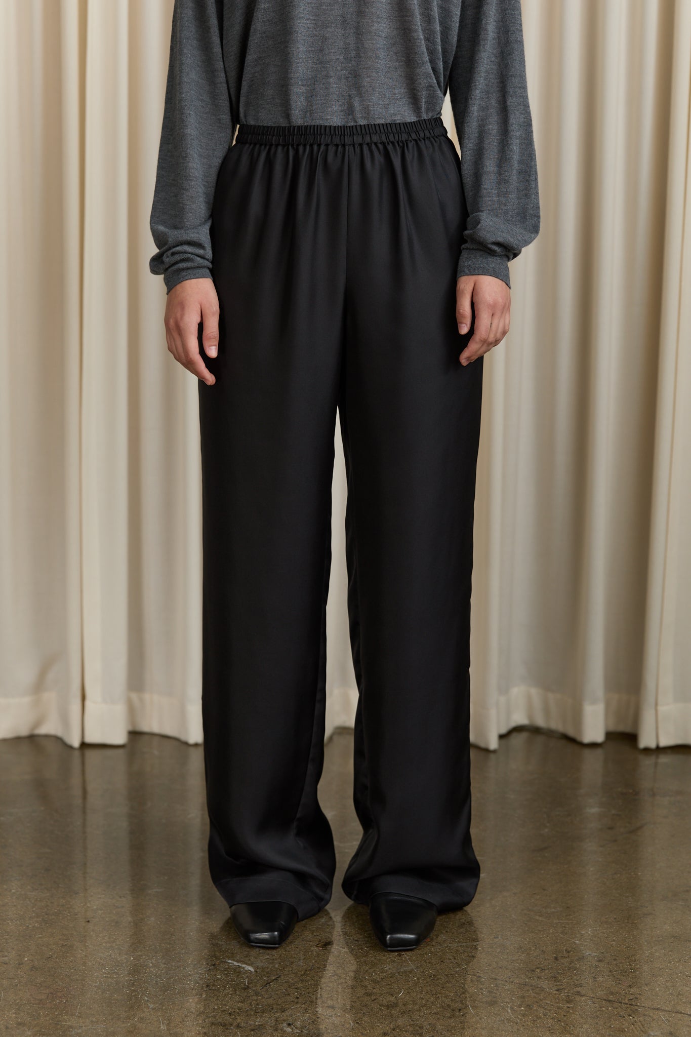 Alera Silk Pants in Black