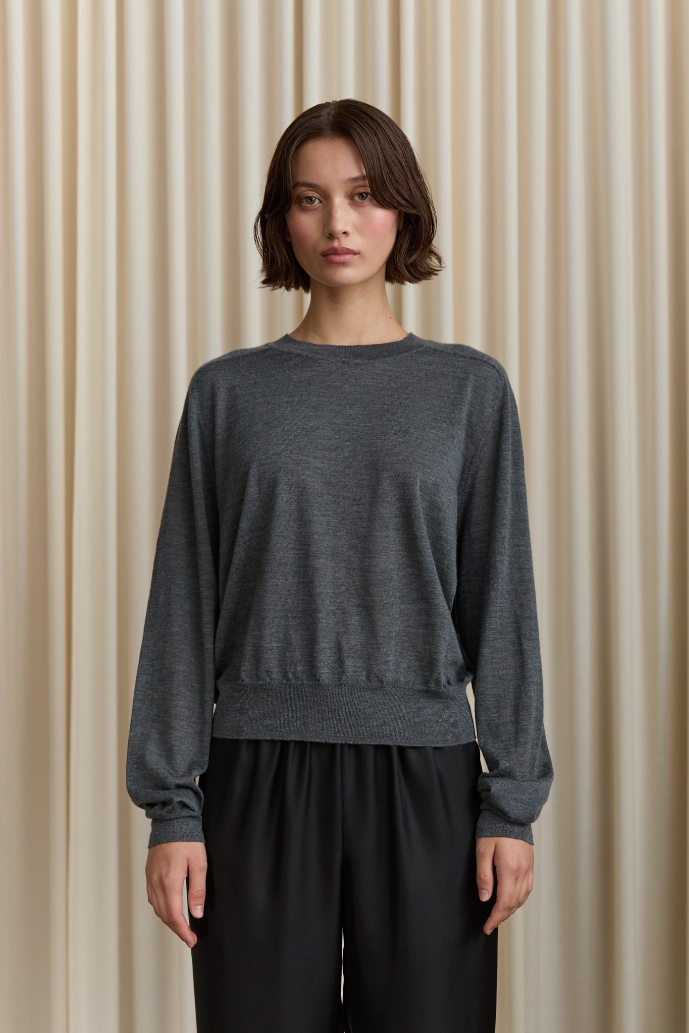 Angus Round Neck Thin Sweater in Grey