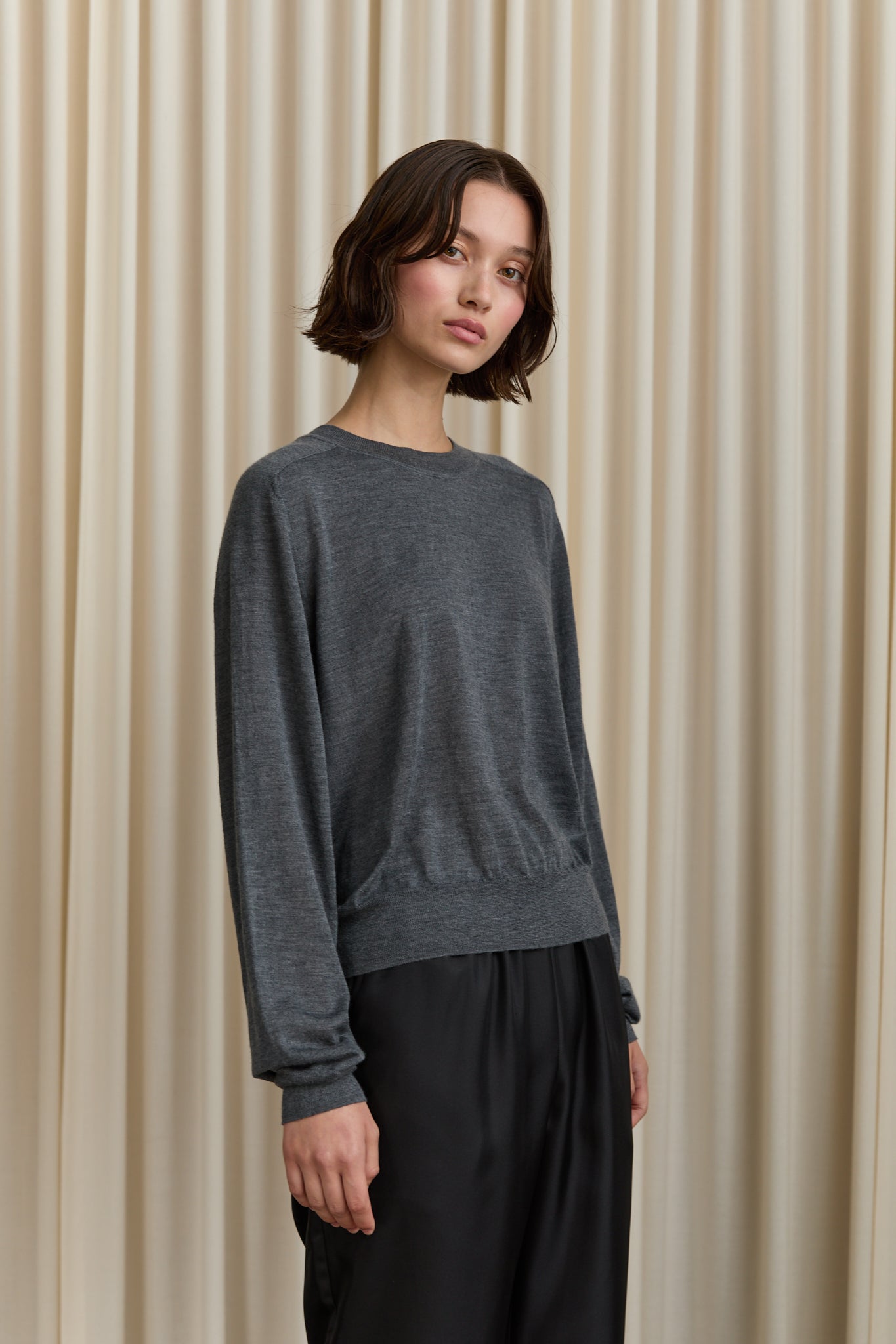 Angus Round Neck Thin Sweater in Grey