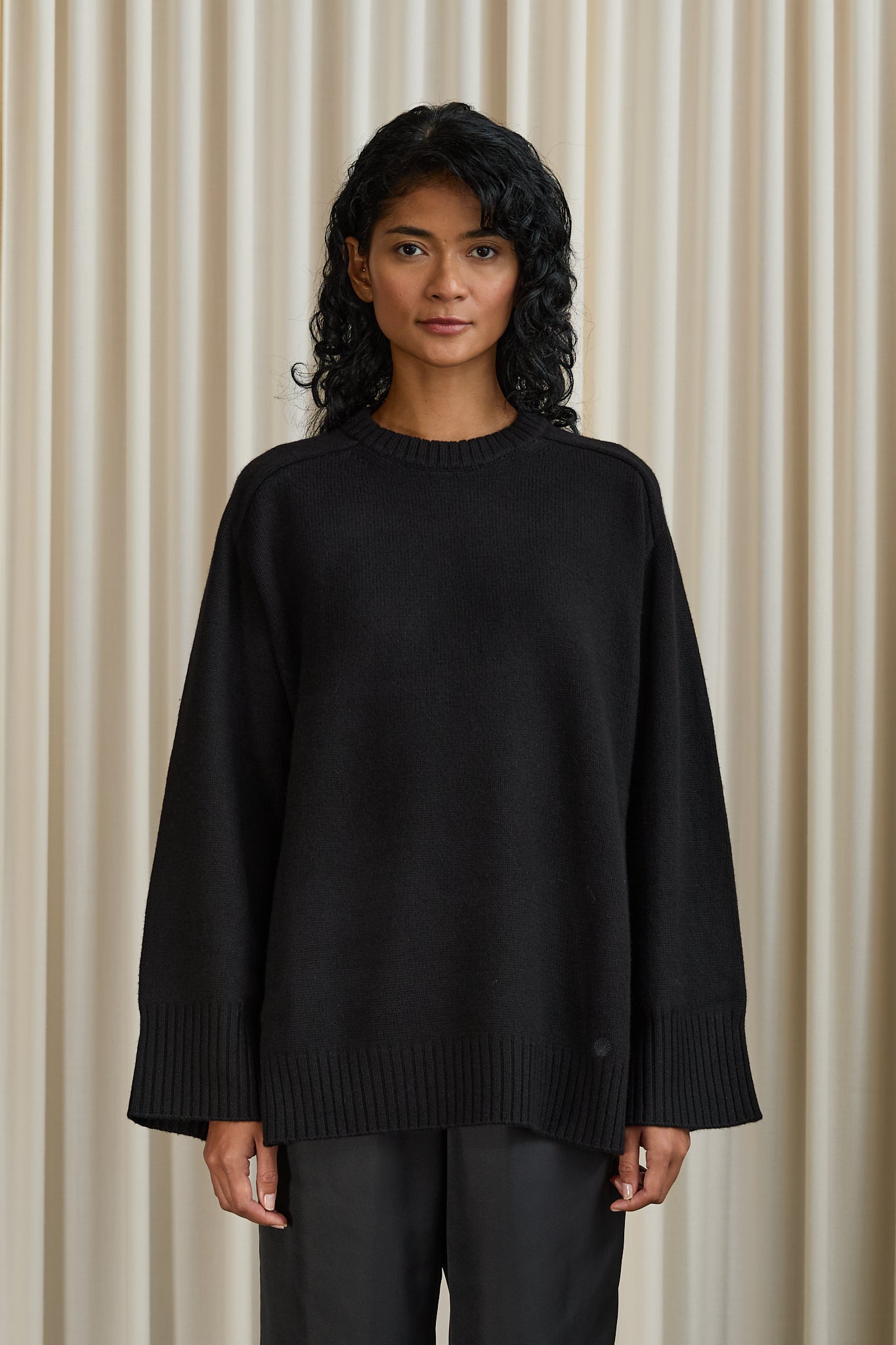 Safi Long Sweater in Black