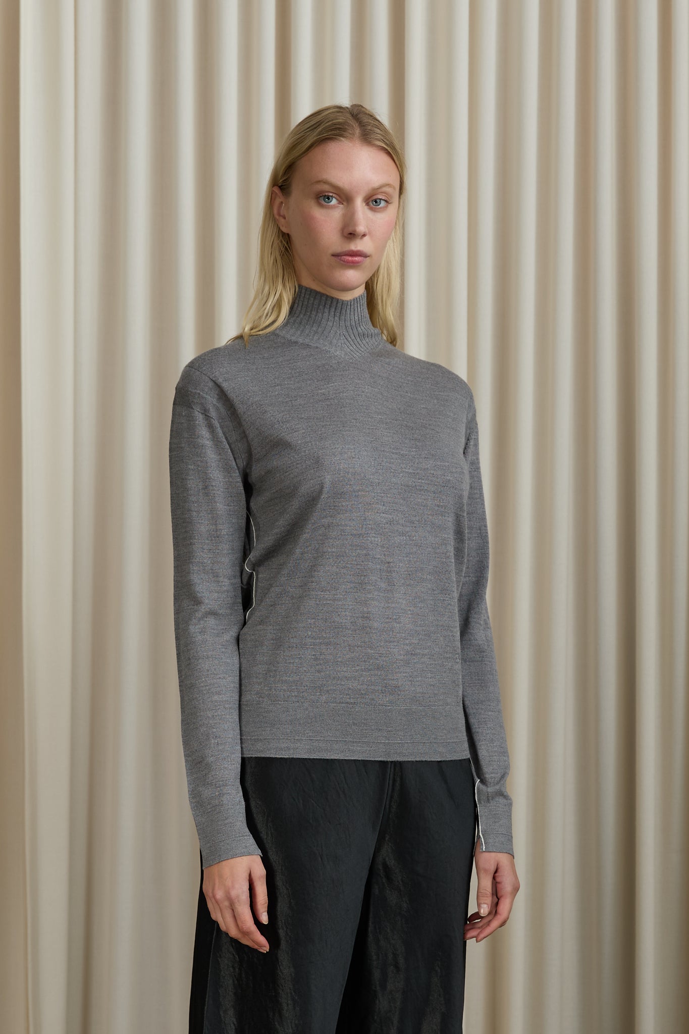 Fine Gauge Mock Neck in Grey