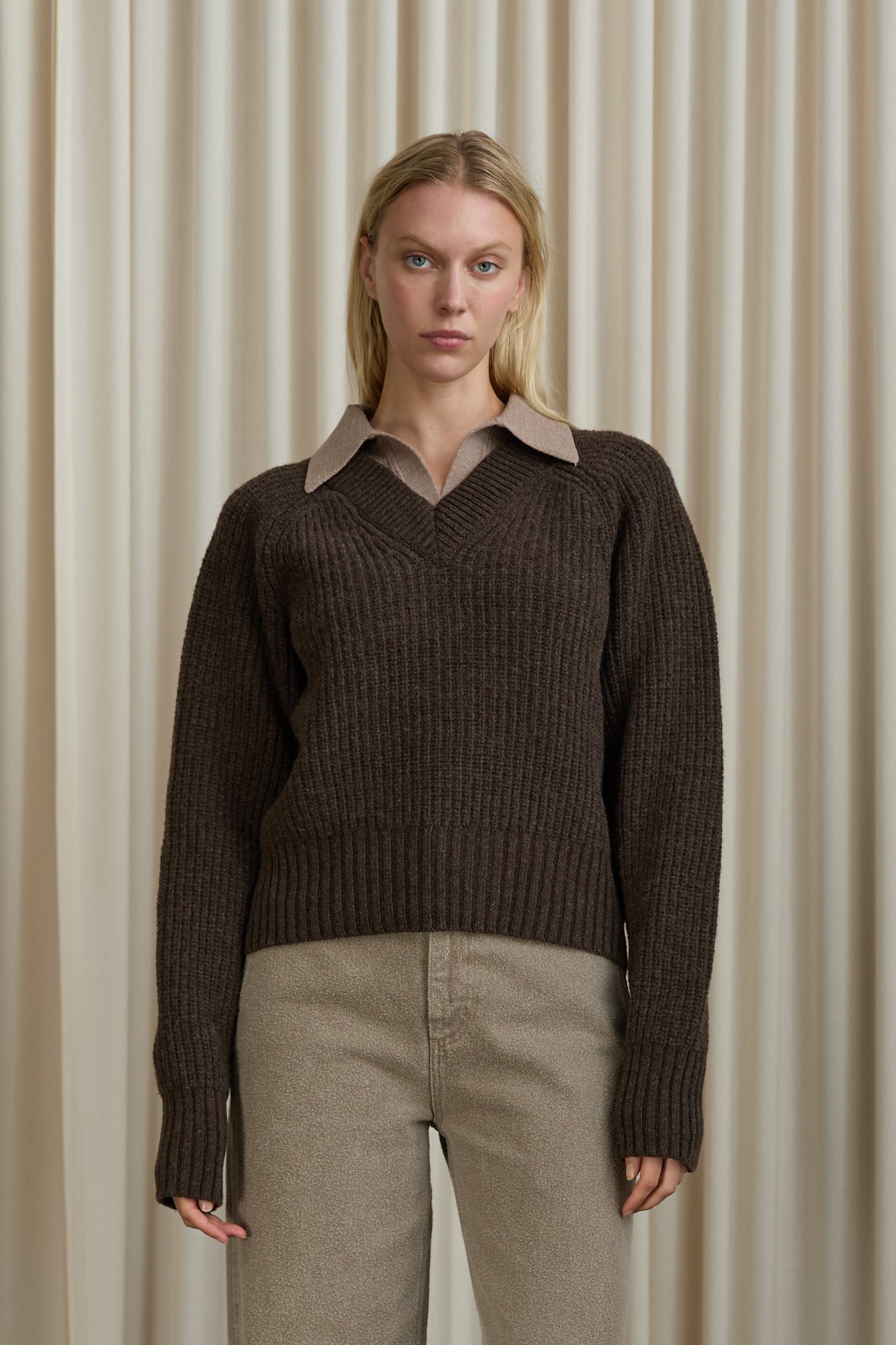 Plaza V-Neck in Brown