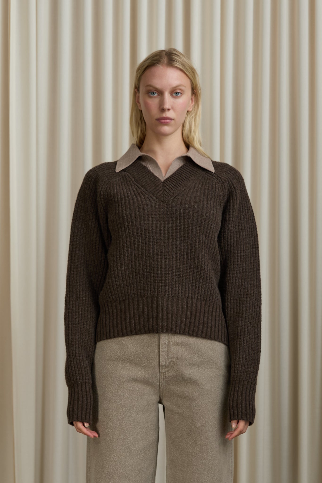 Plaza V-Neck in Brown