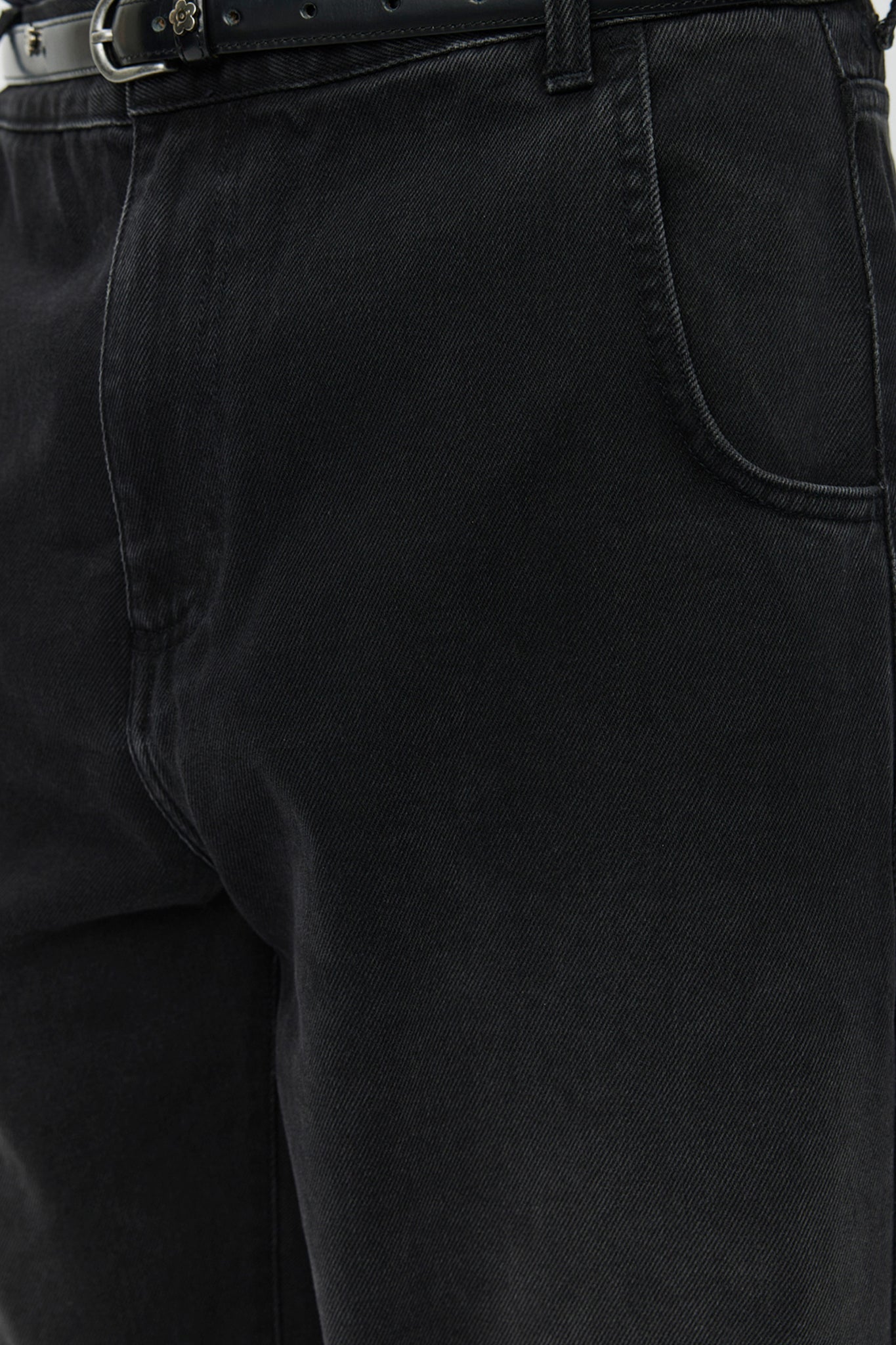 Straight Cut Jeans in Black
