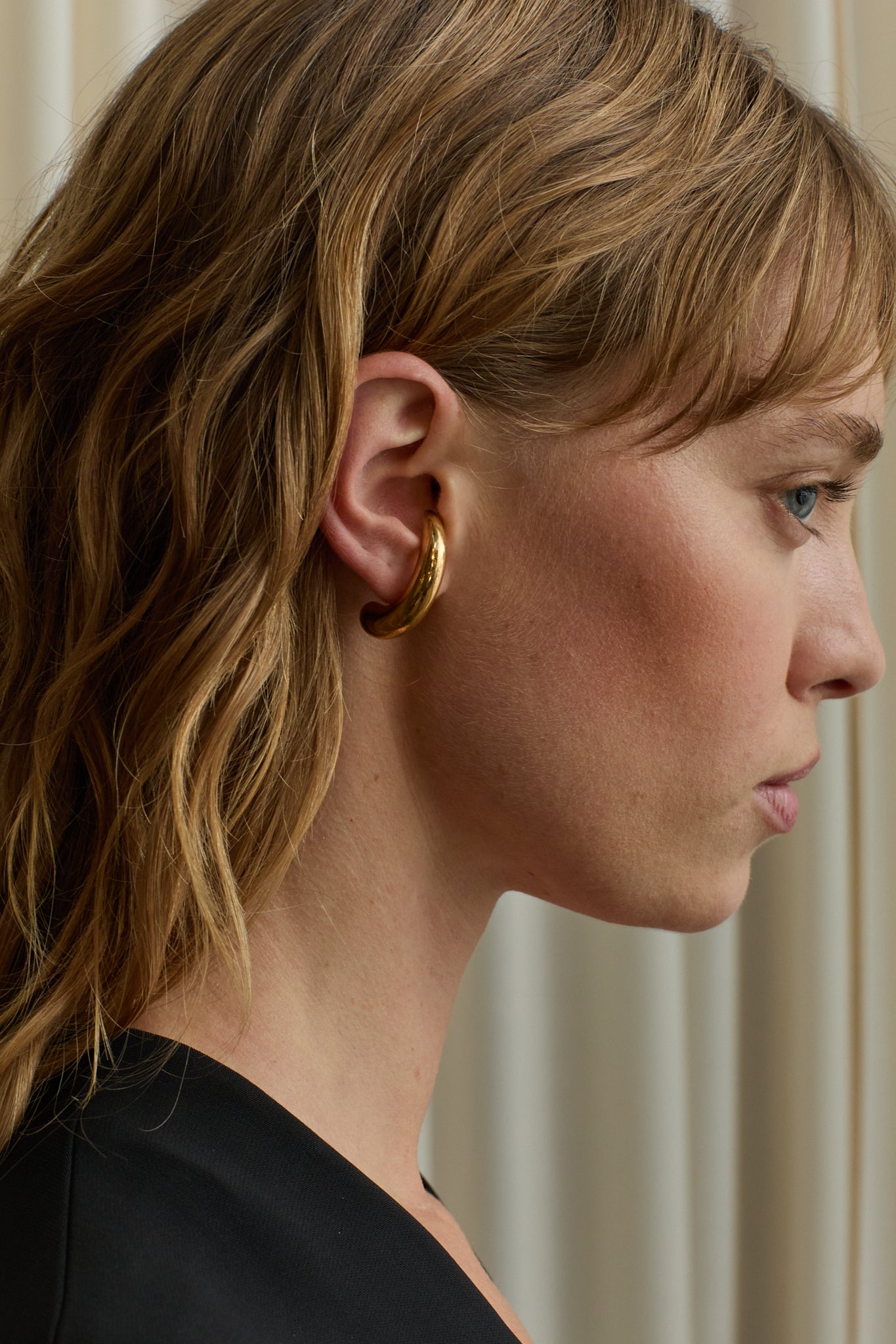 Half Moon Hoops in Gold