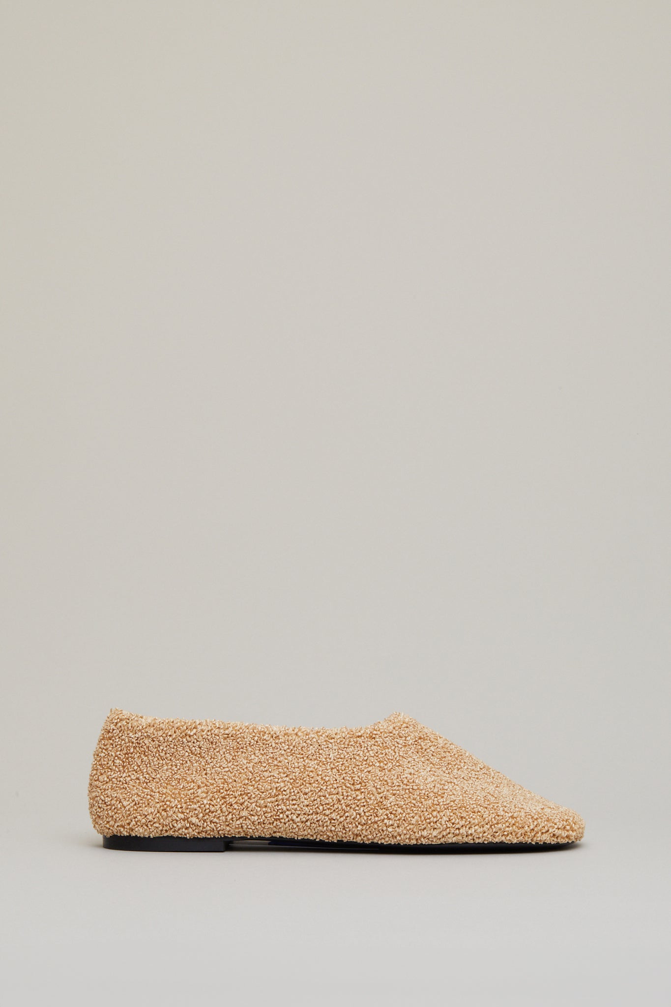 Glove Slippers in Raffia