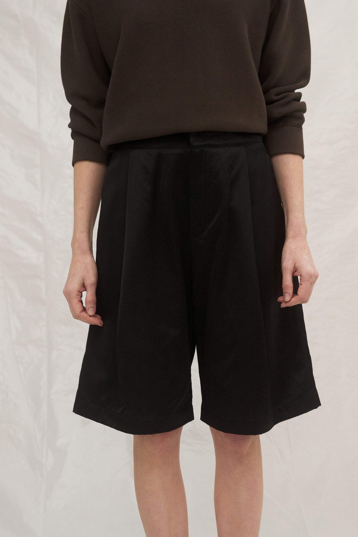 Shorts with Pleats in Black
