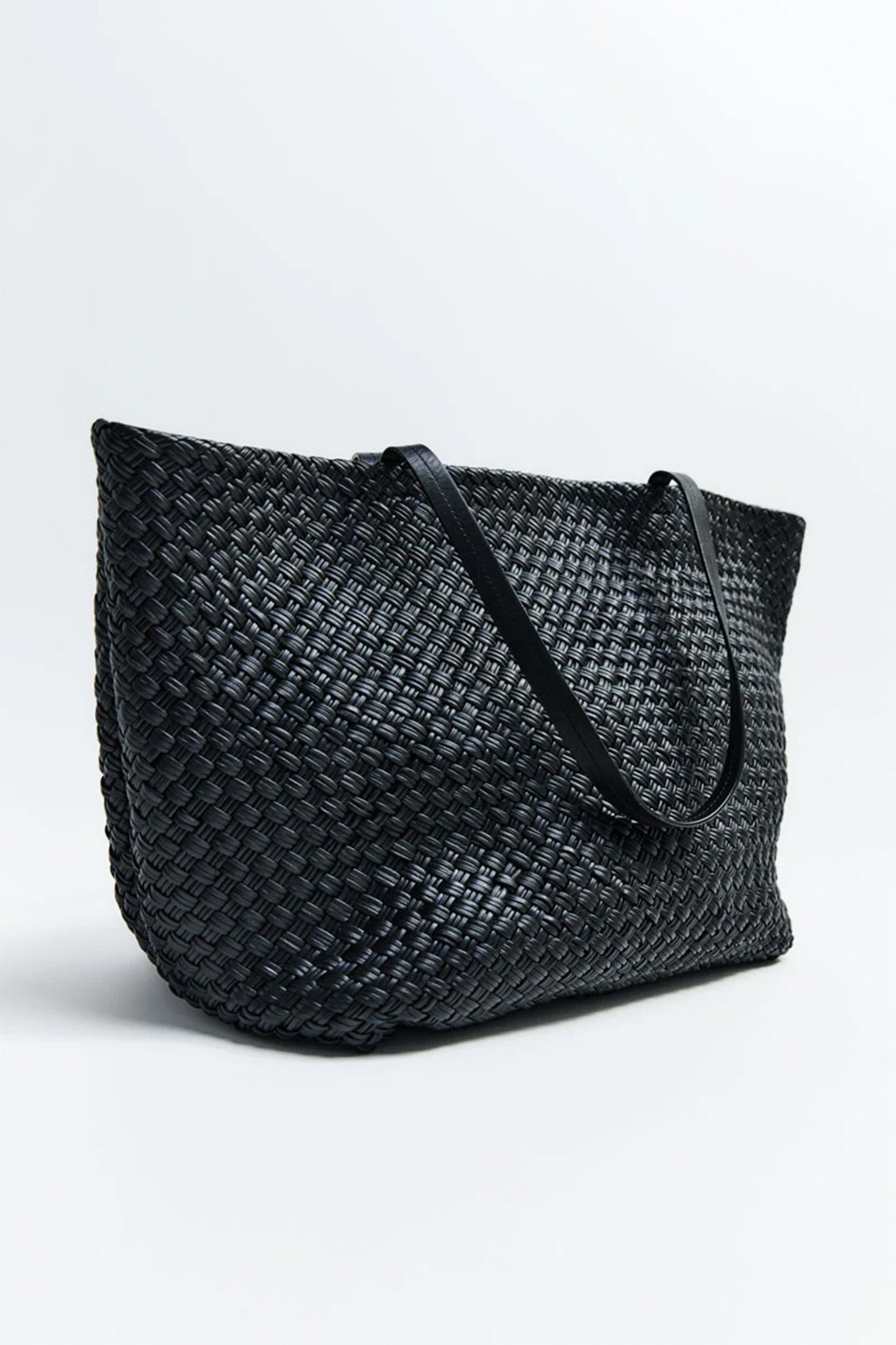 Large Woven Trapeze Bag in Black