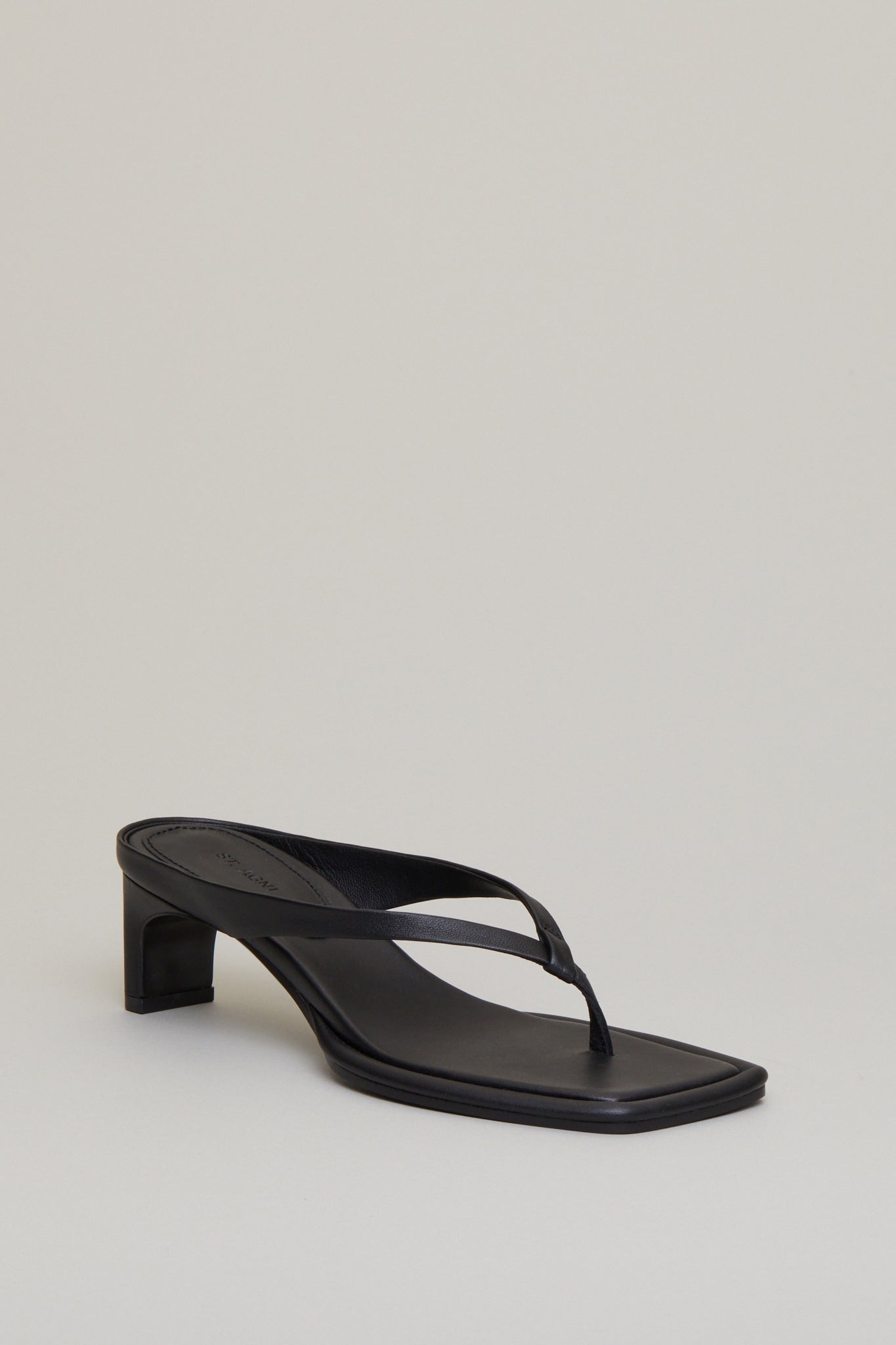 Flip Flop Sandals in Black