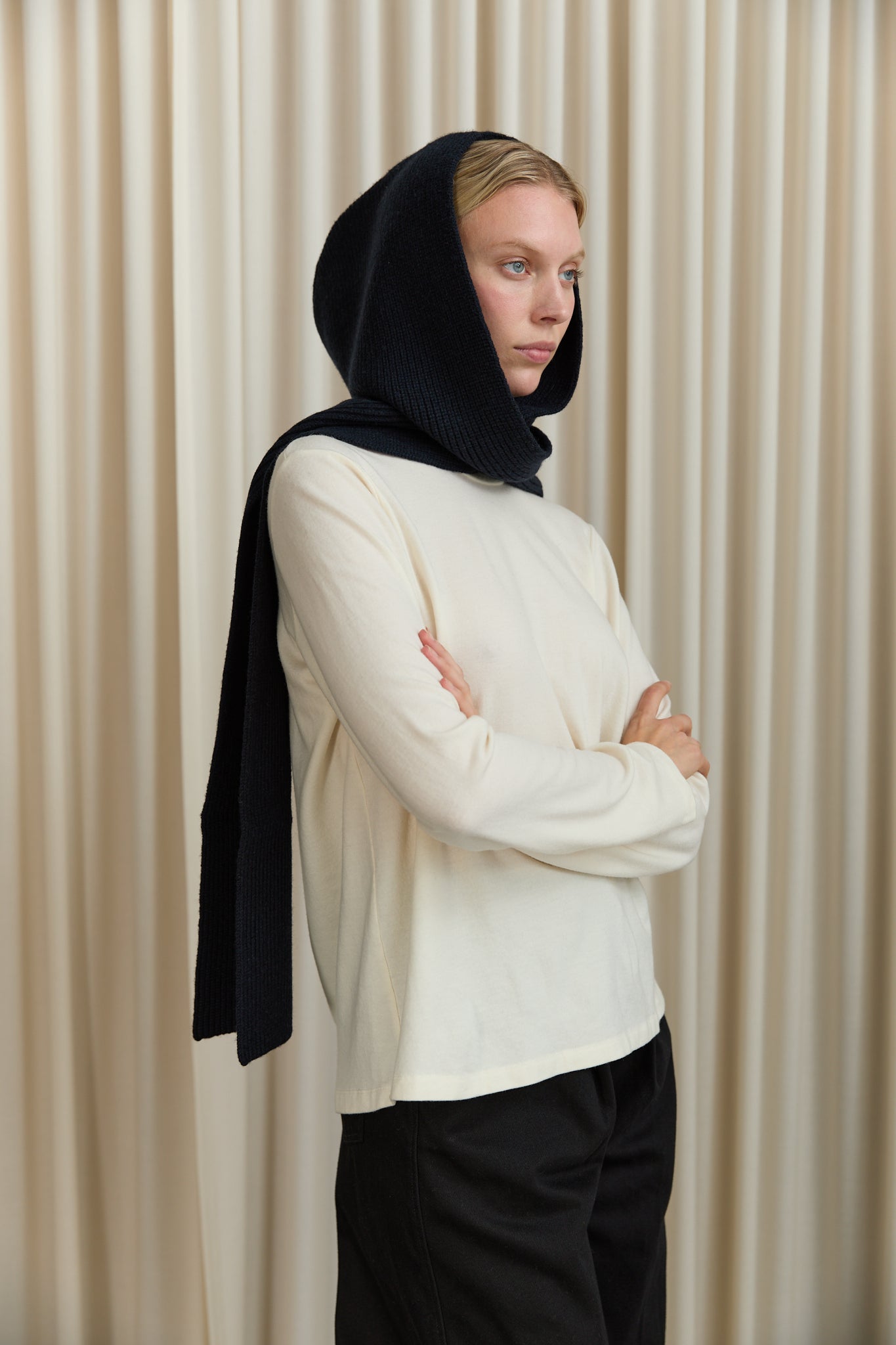 Fife Hooded Scarf in Navy