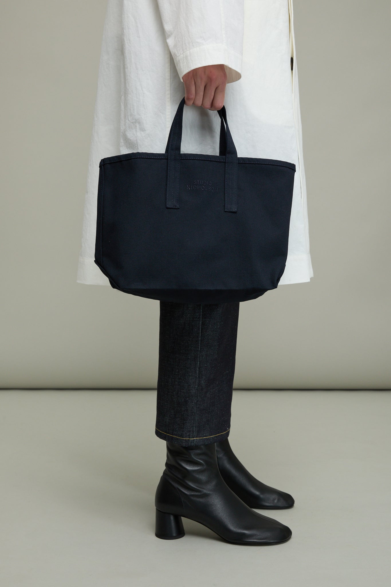 Small Tote in Navy – L'ENSEMBLE