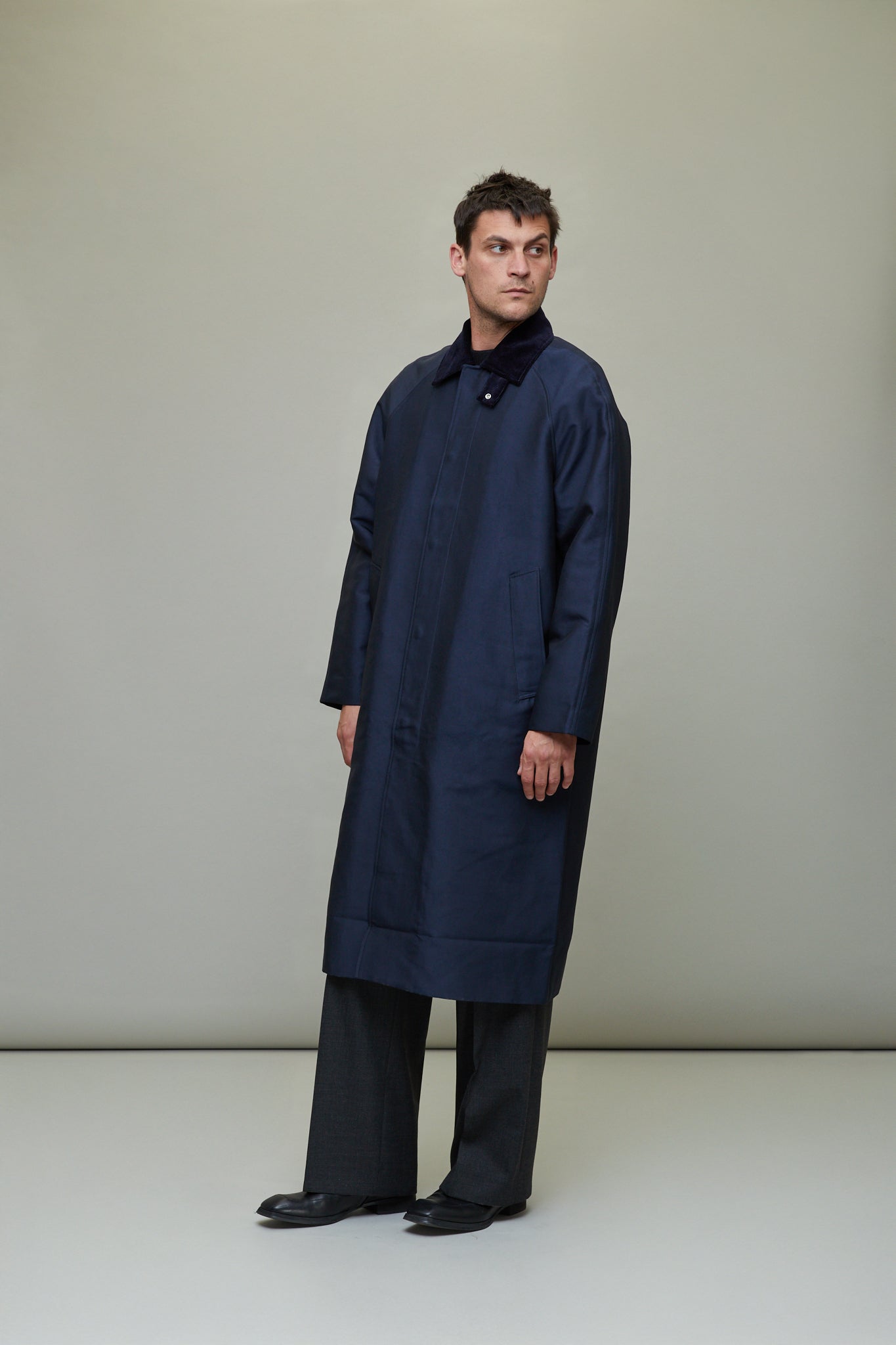 Raglan Coat in Navy