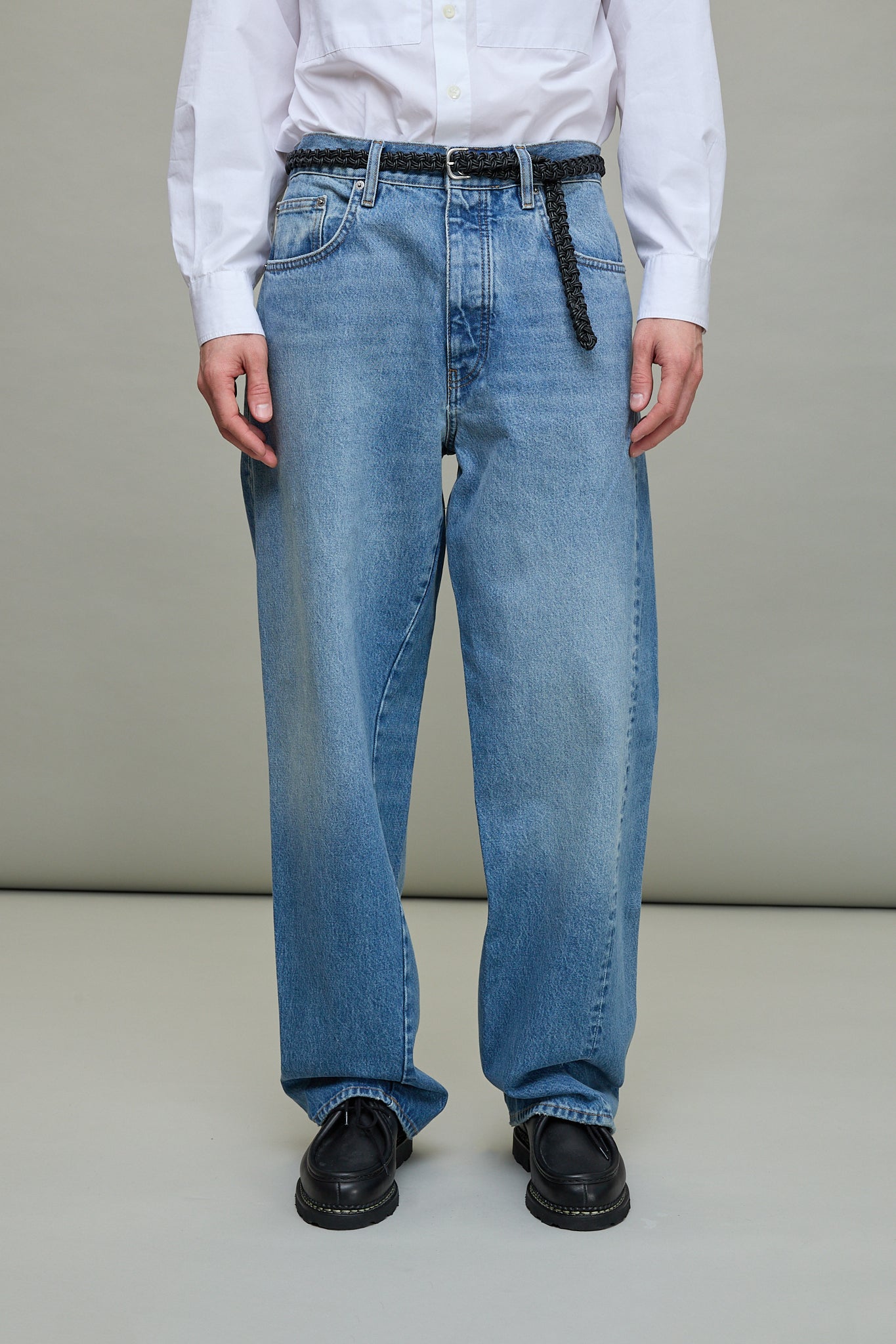 Wide Twist Jeans in Blue