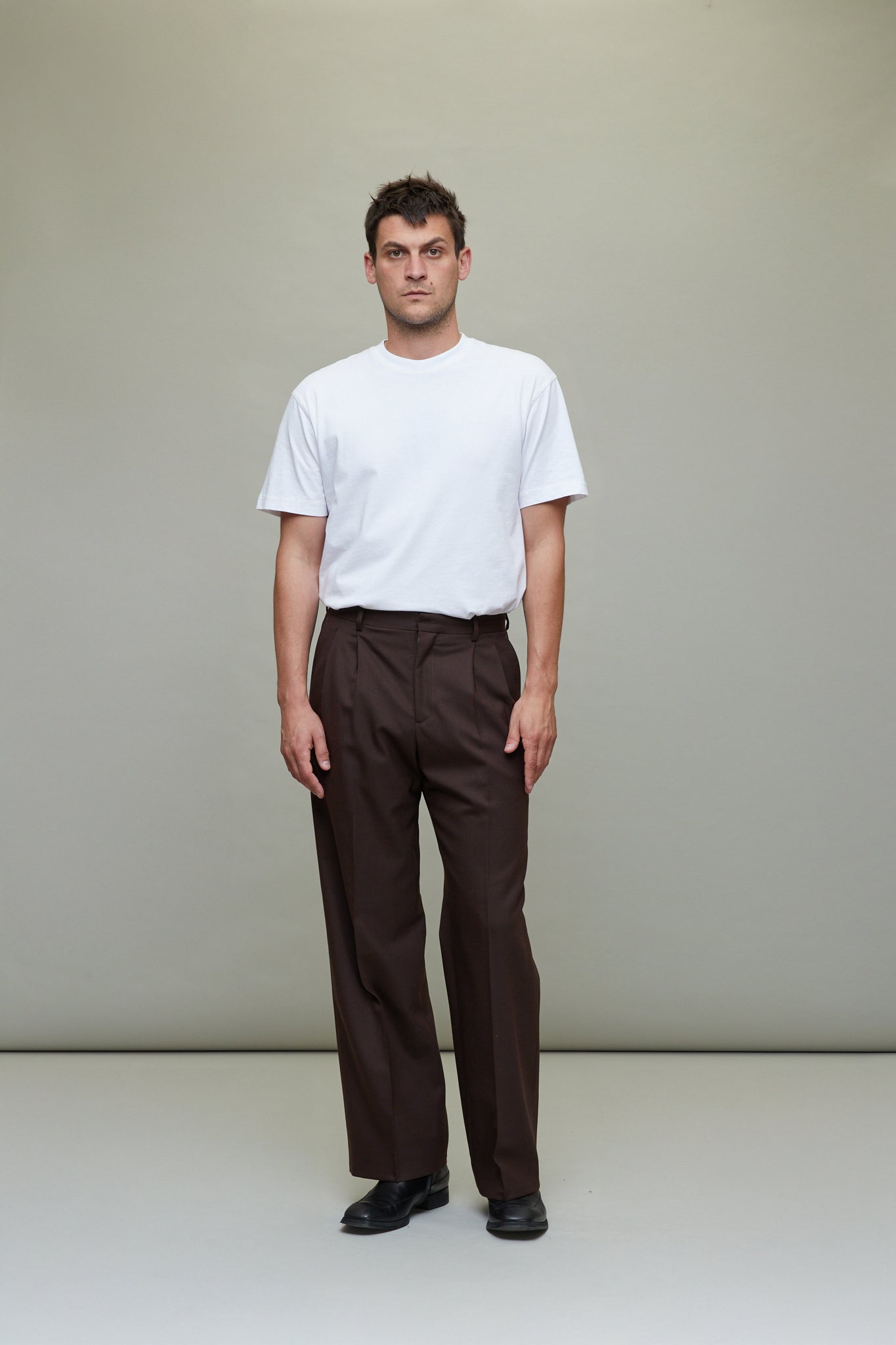 Wide Pleated Trouser in Brown