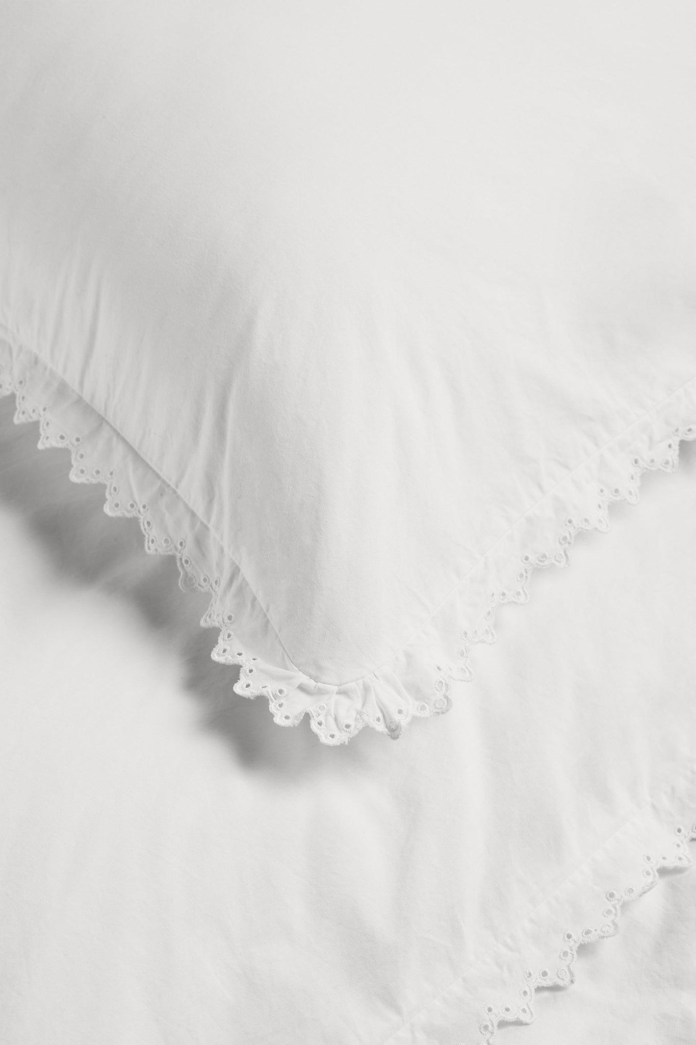 Anaïs Pillow Sham in White