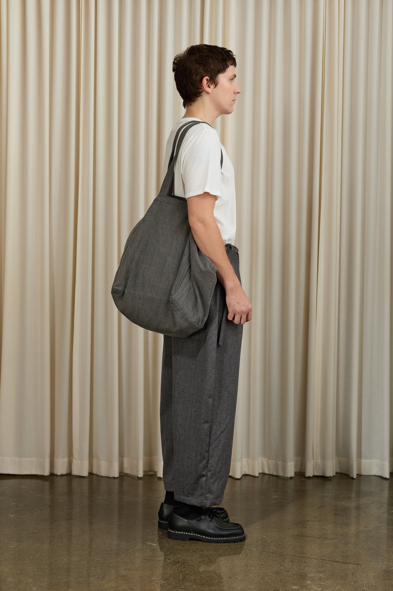 Medium Tote in Grey
