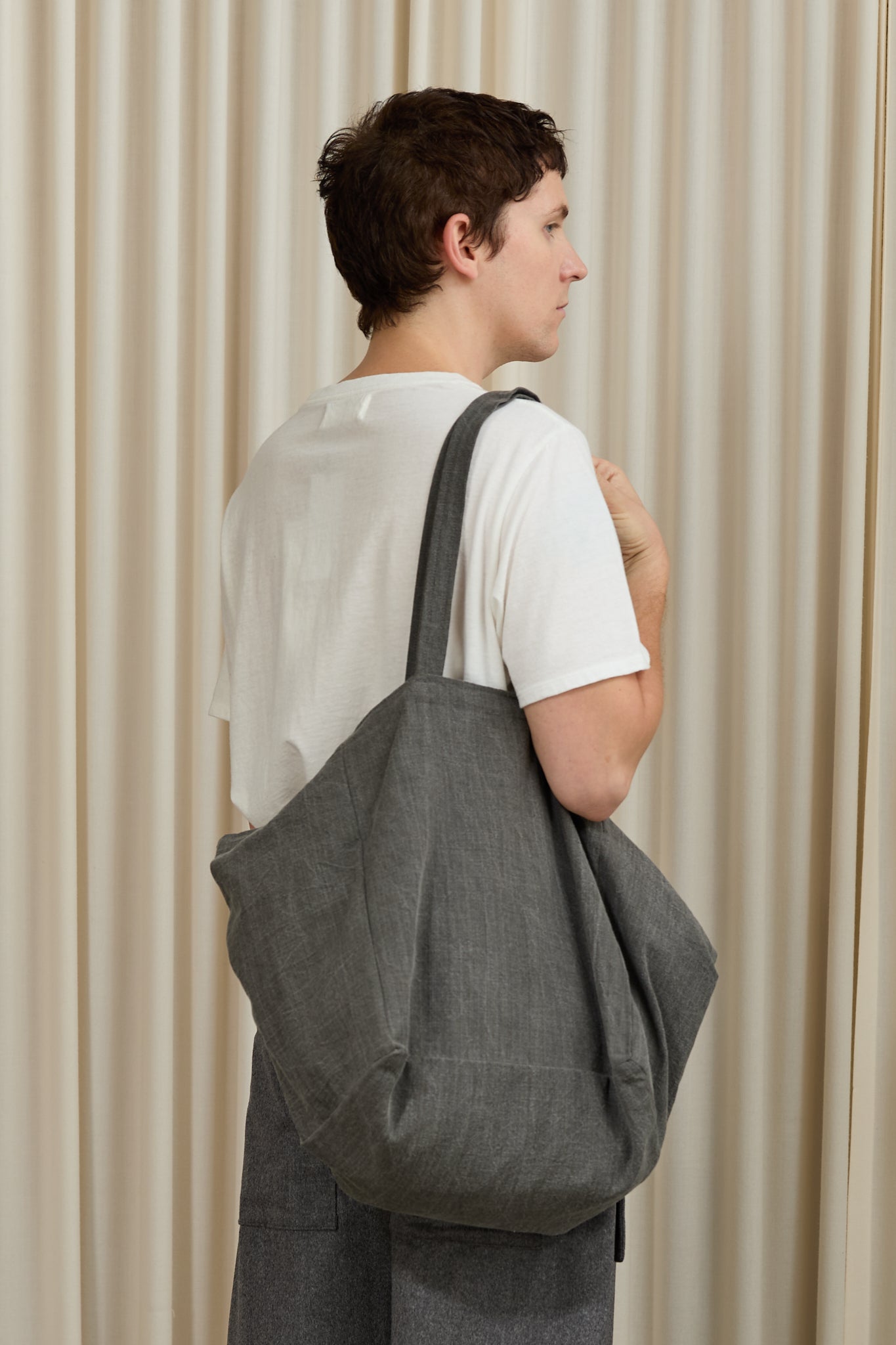 Medium Tote in Grey