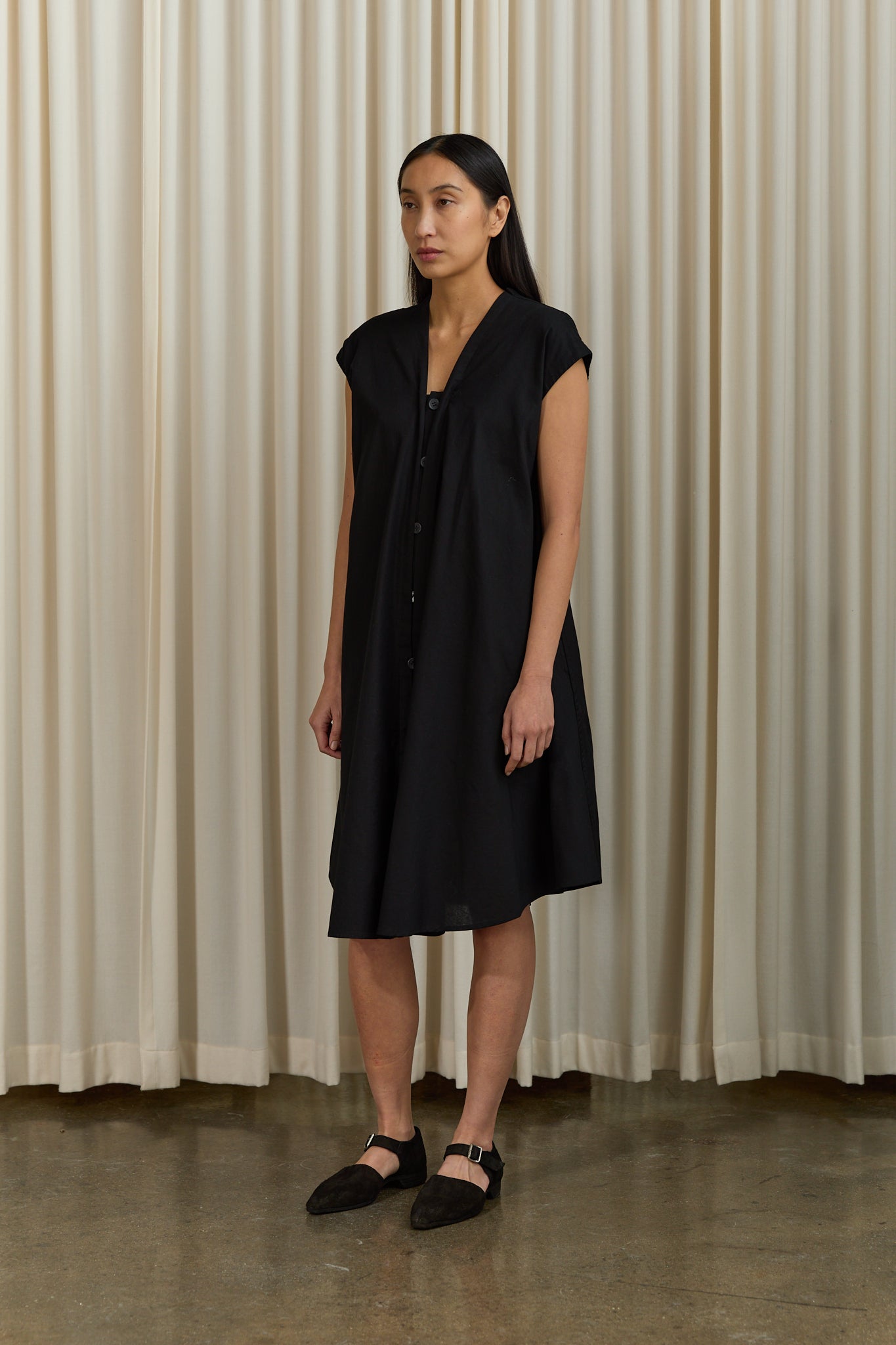Light Cotton Twill French Sleeve Dress in Black