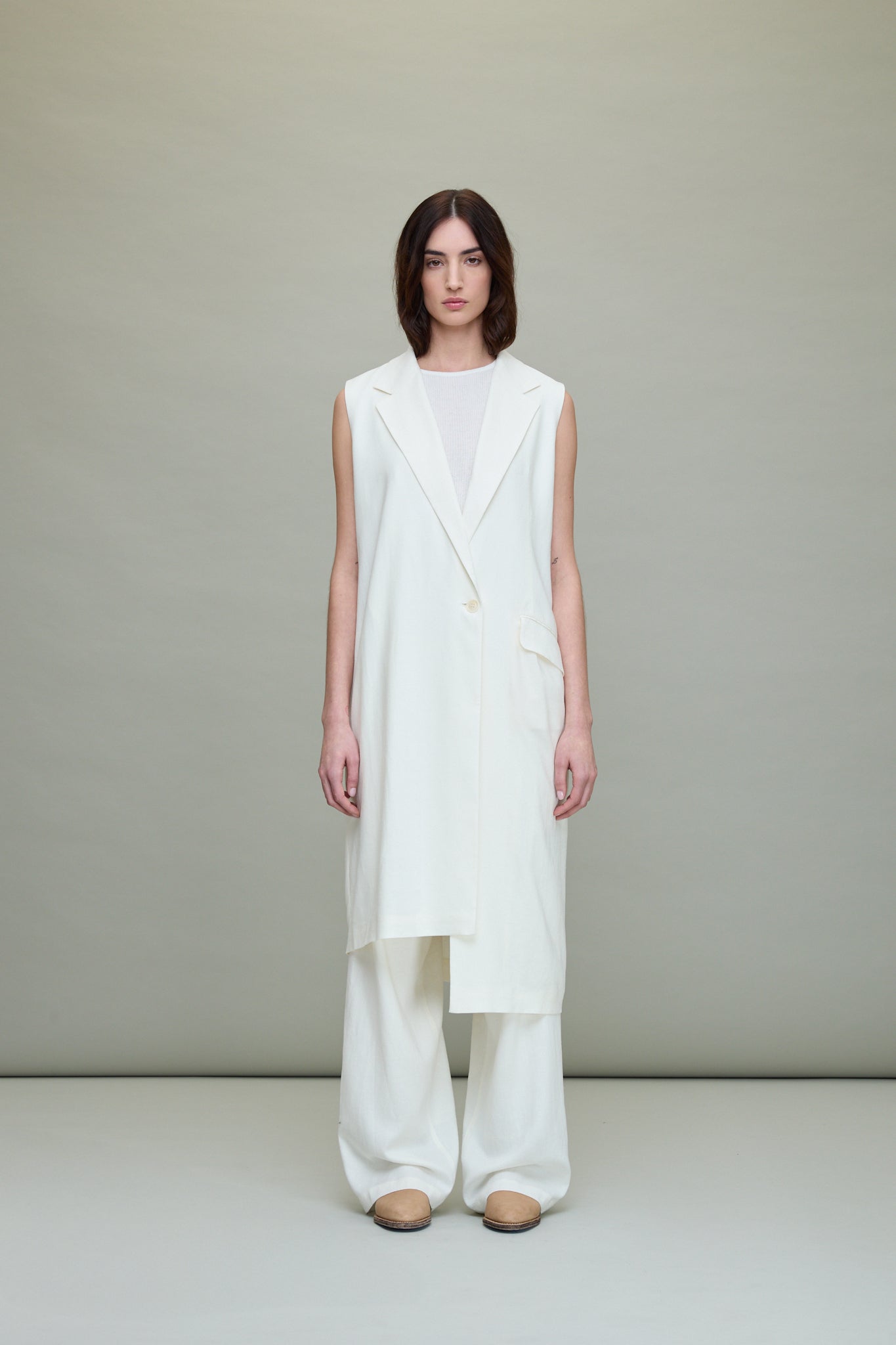 RY/LI Canvas Sleeveless Asymmetric Jacket in Off-White