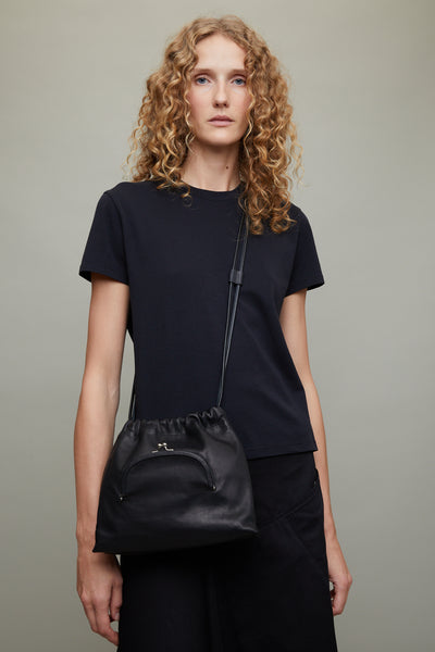 Metal Clasp Pochette in Black – L'ENSEMBLE